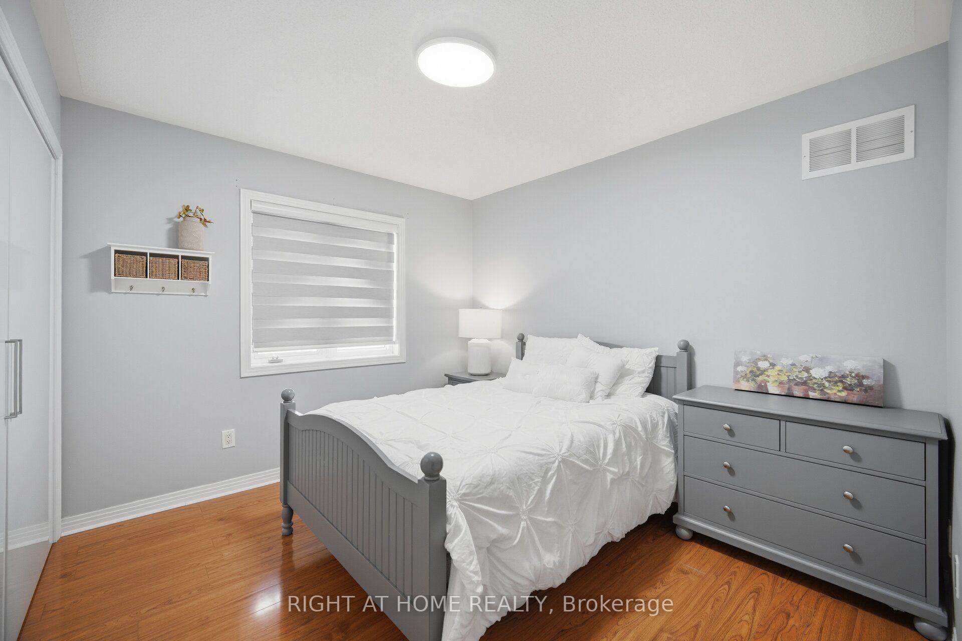 Photo 38 of 82 Starhill Crescent, Markham, Cachet — HOMEH