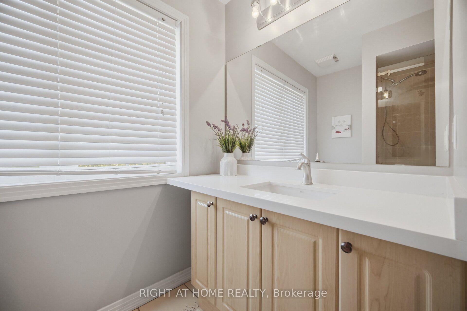 Photo 42 of 82 Starhill Crescent, Markham, Cachet — HOMEH