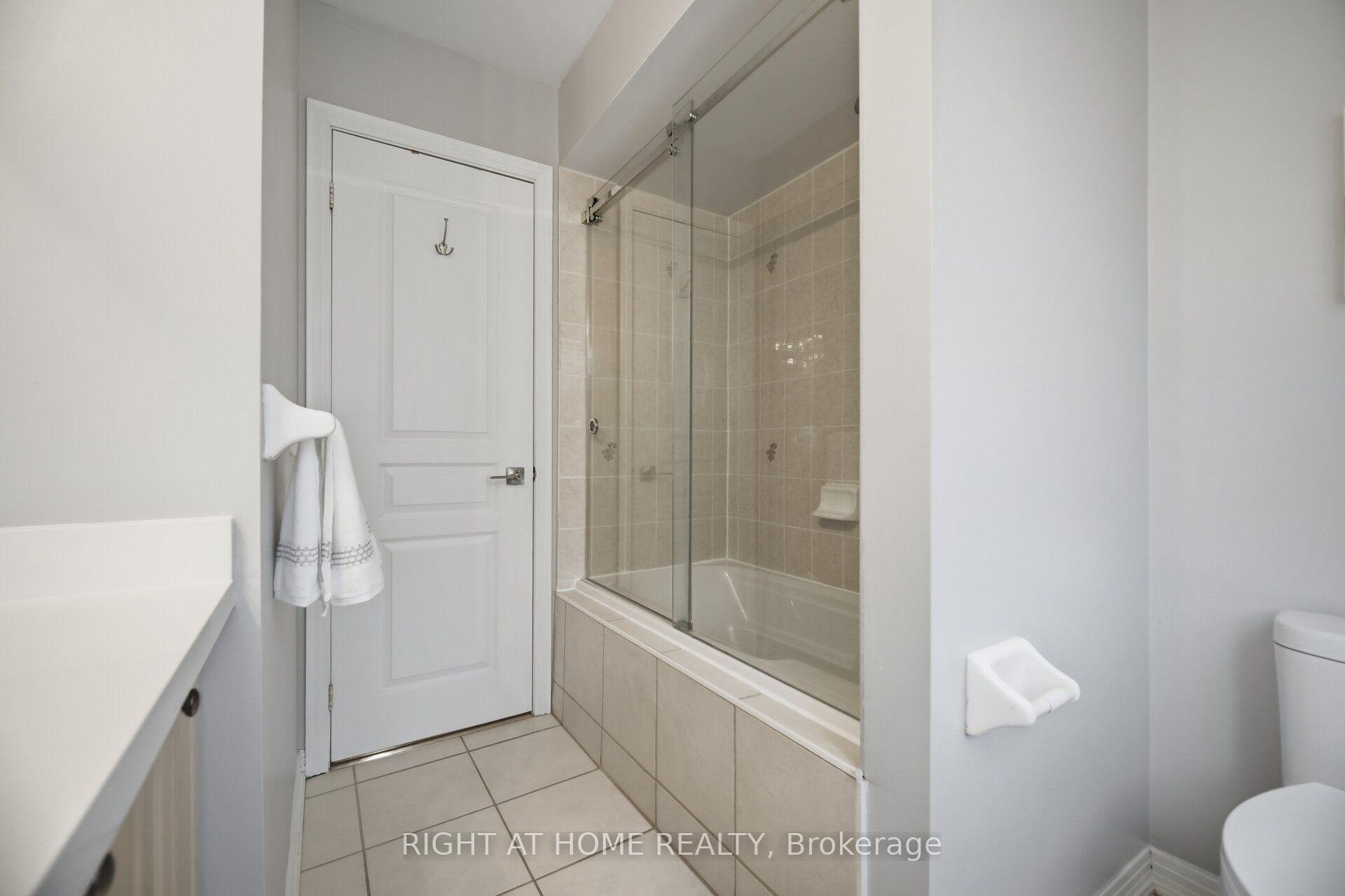 Photo 43 of 82 Starhill Crescent, Markham, Cachet — HOMEH