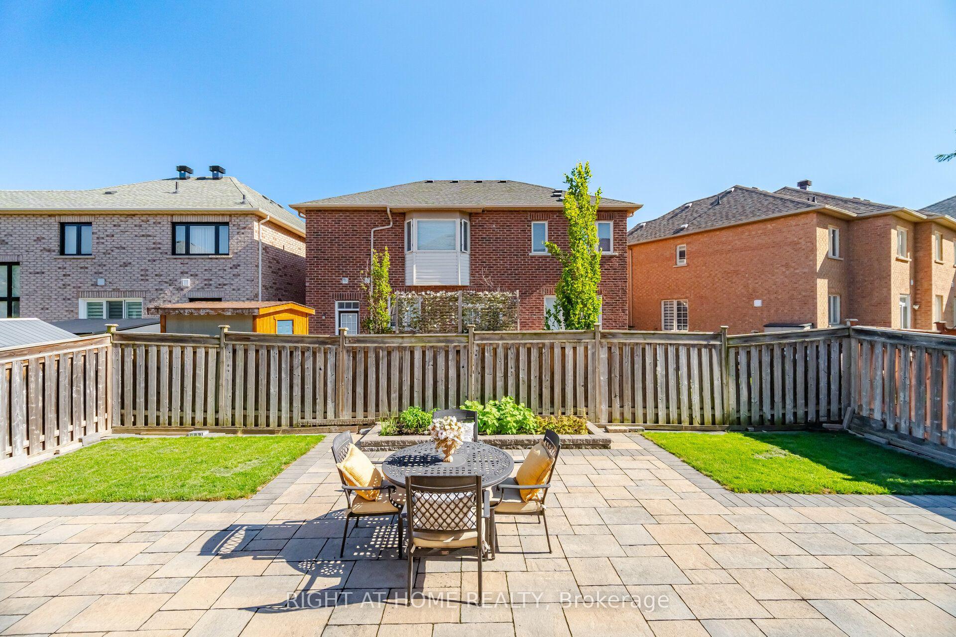 Photo 44 of 82 Starhill Crescent, Markham, Cachet — HOMEH