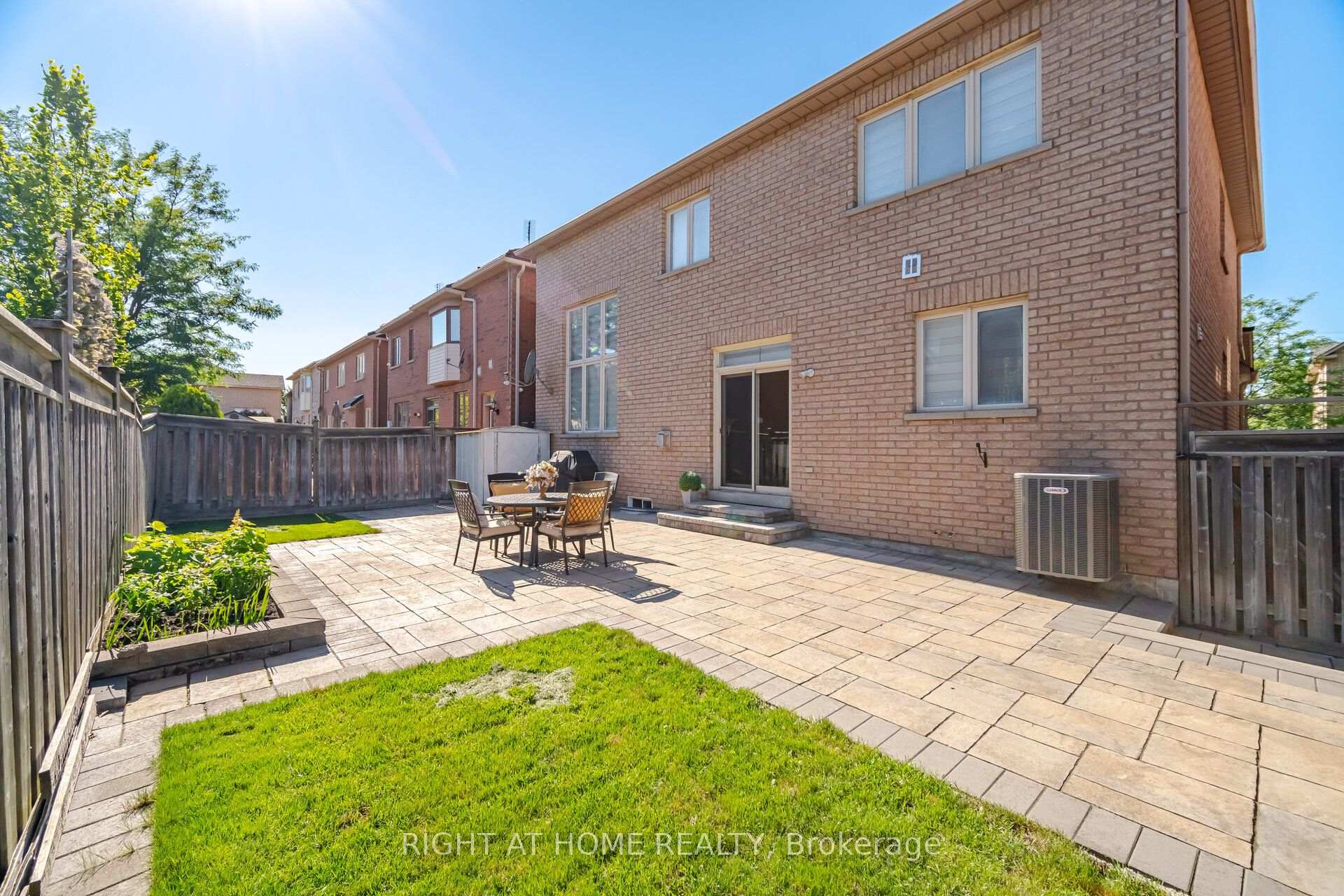 Photo 46 of 82 Starhill Crescent, Markham, Cachet — HOMEH