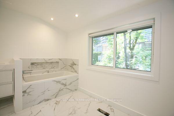 Photo 31 of 48 Mcgill Street, Toronto, Church-Yonge Corridor — HOMEH