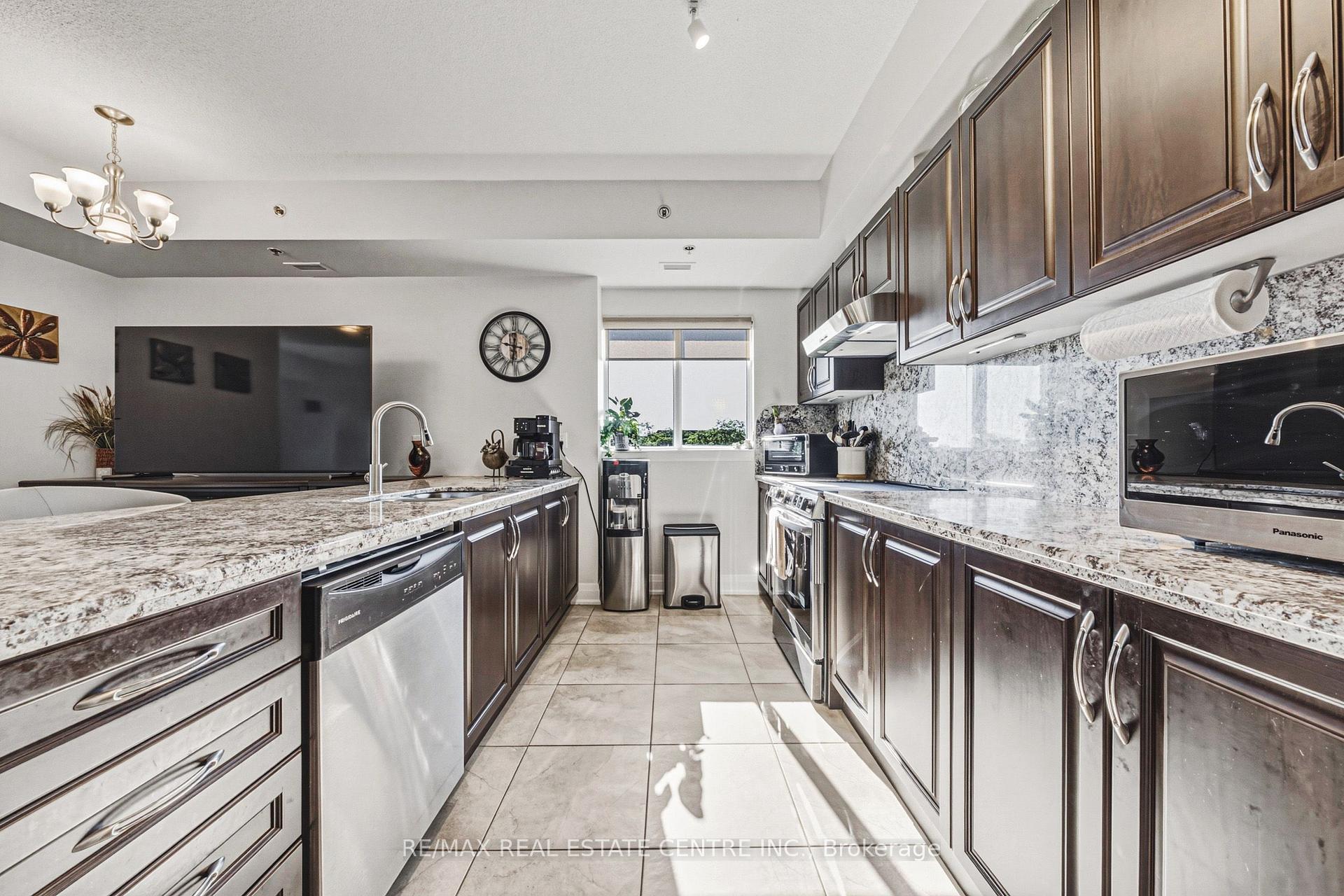 Photo 8 of Unit #308, 319 Highway 8 Road, Hamilton, Stoney Creek — HOMEH