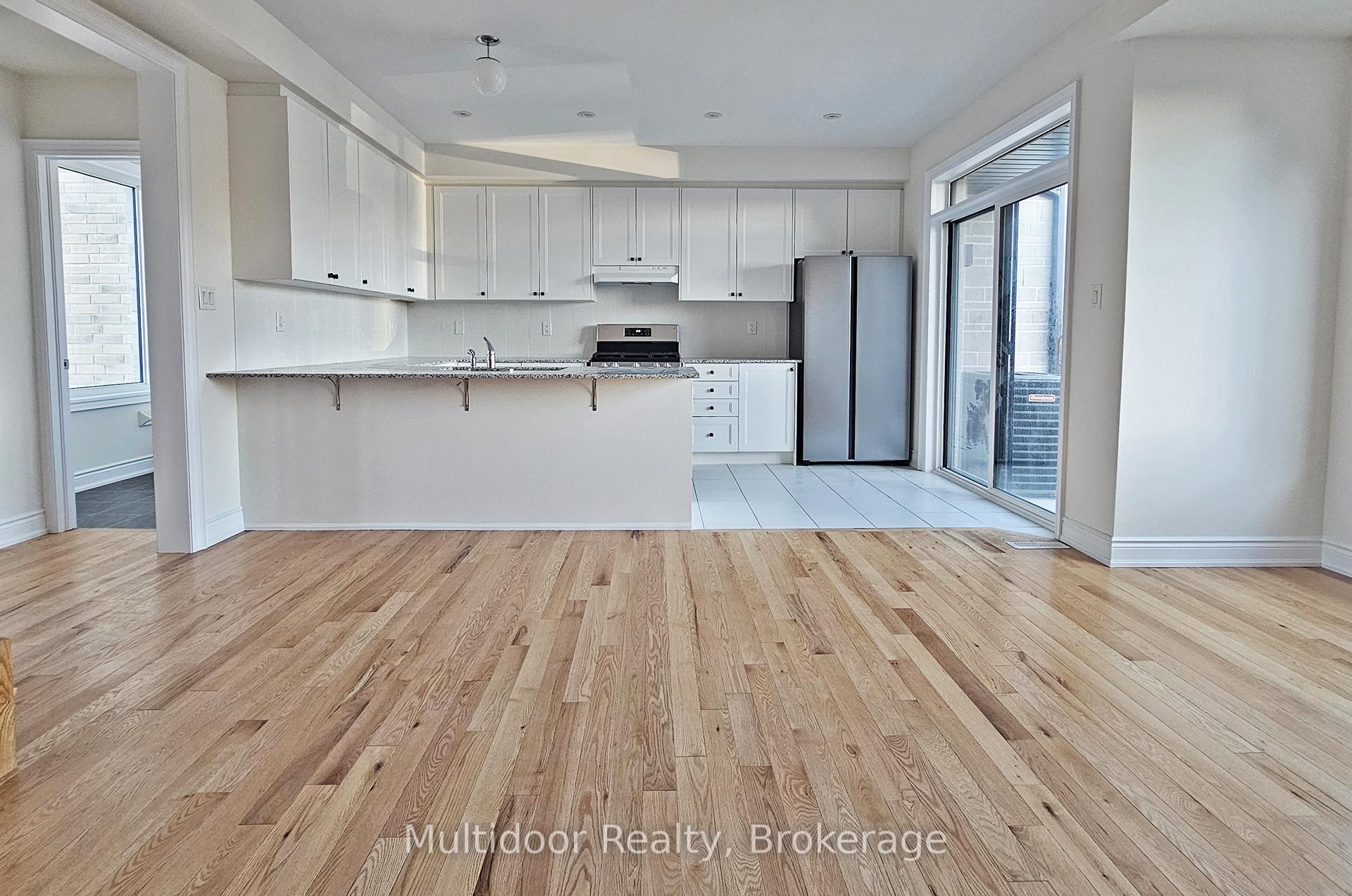 Photo 5 of 159 Tennant Circle, Vaughan, Vellore Village — HOMEH