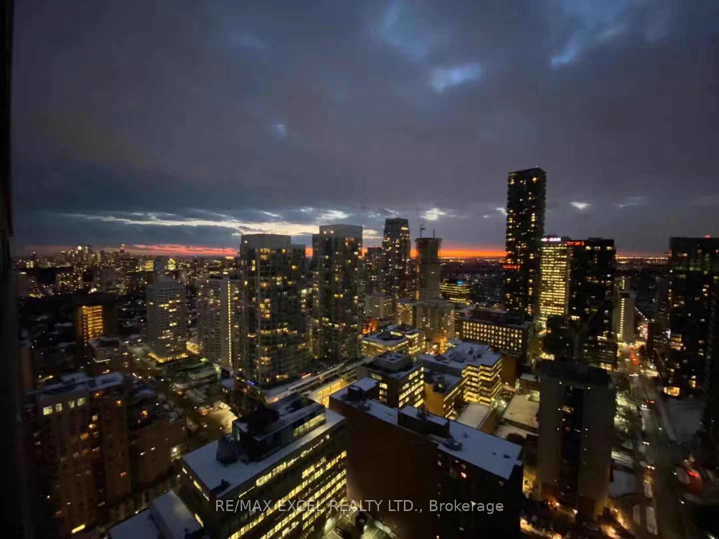 Photo 2 of Unit 3702, 161 Roehampton Avenue, Toronto, Mount Pleasant West — HOMEH
