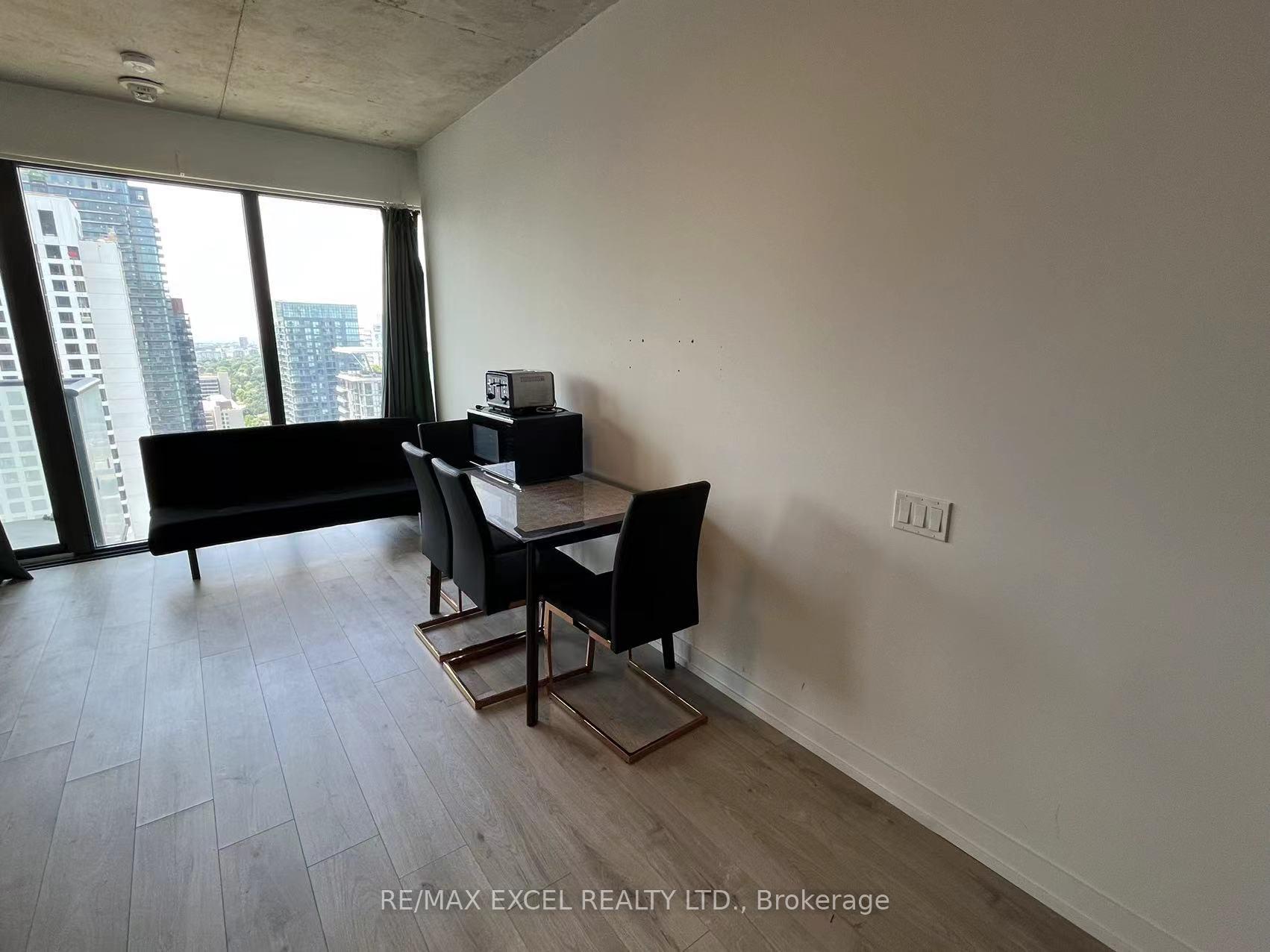 Photo 7 of Unit 3702, 161 Roehampton Avenue, Toronto, Mount Pleasant West — HOMEH