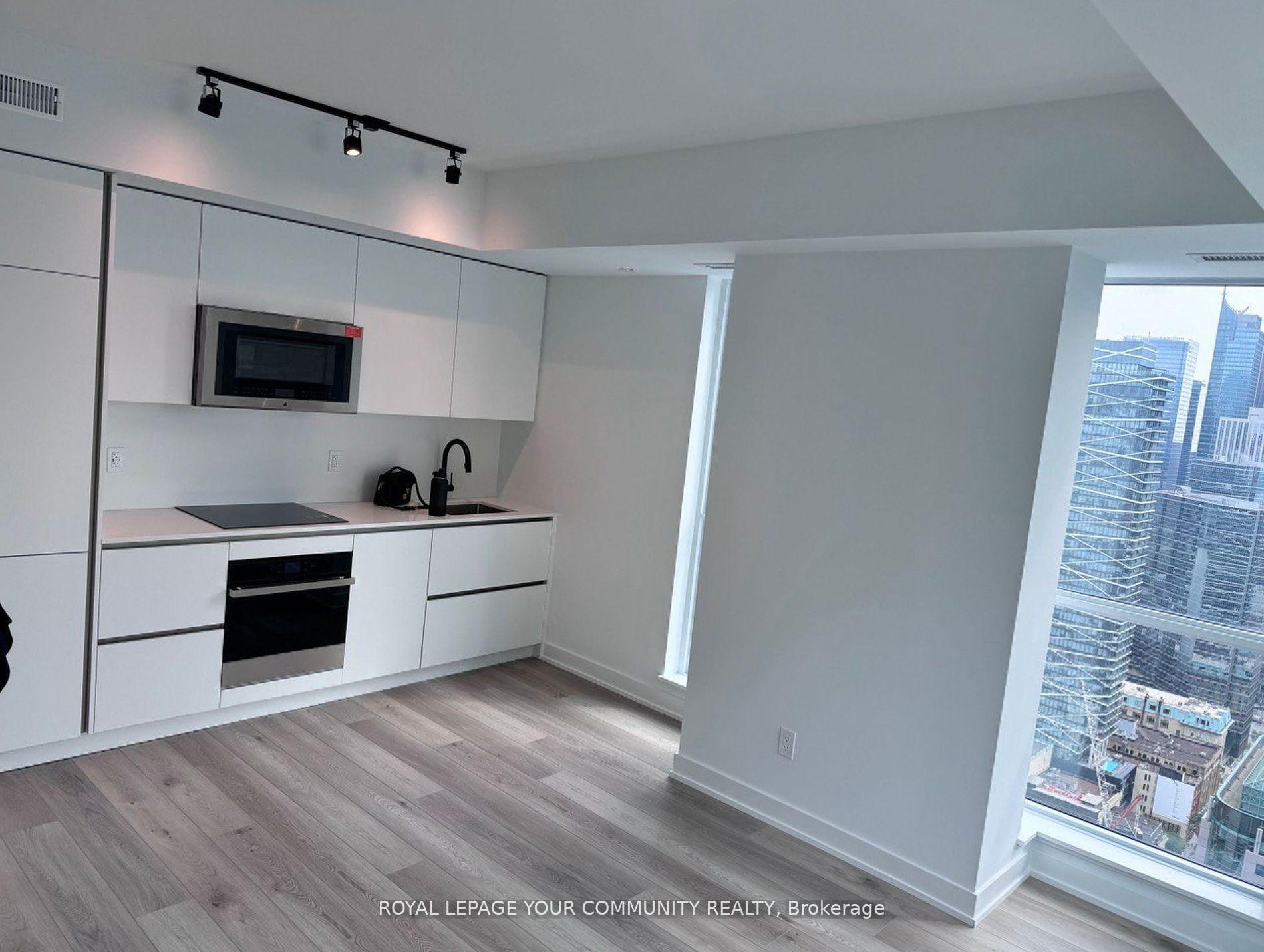 Photo 3 of Unit 4702, 327 King Street W, Toronto, Waterfront Communities — HOMEH