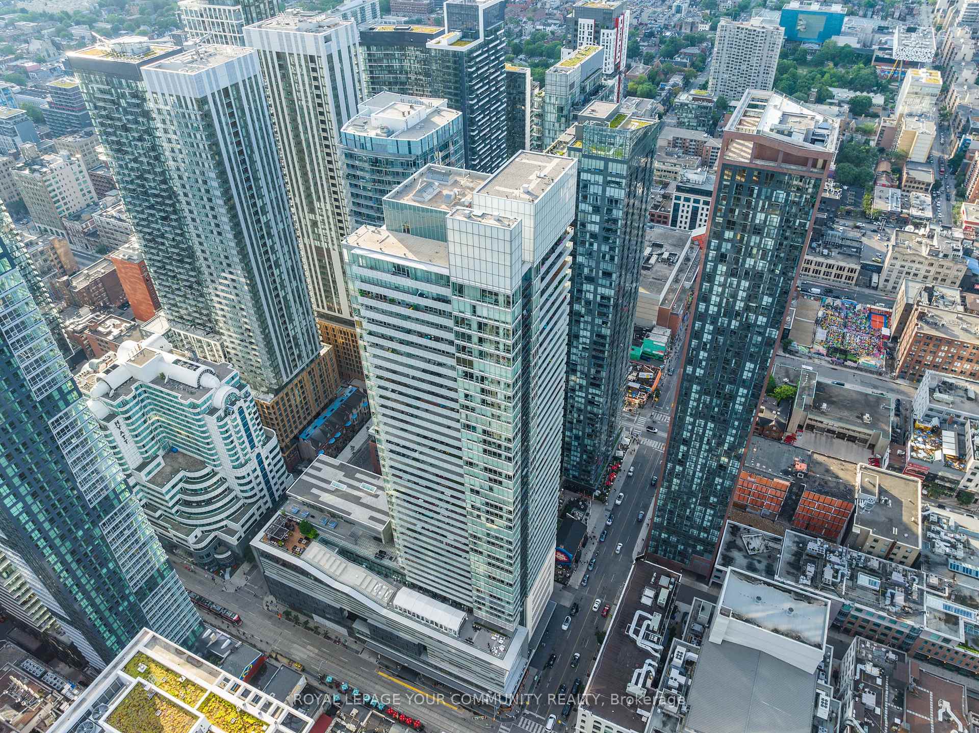 Photo 5 of Unit 4702, 327 King Street W, Toronto, Waterfront Communities — HOMEH