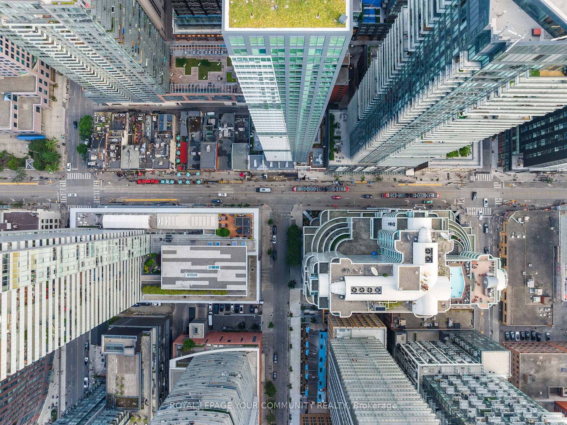 Photo 8 of Unit 4702, 327 King Street W, Toronto, Waterfront Communities — HOMEH