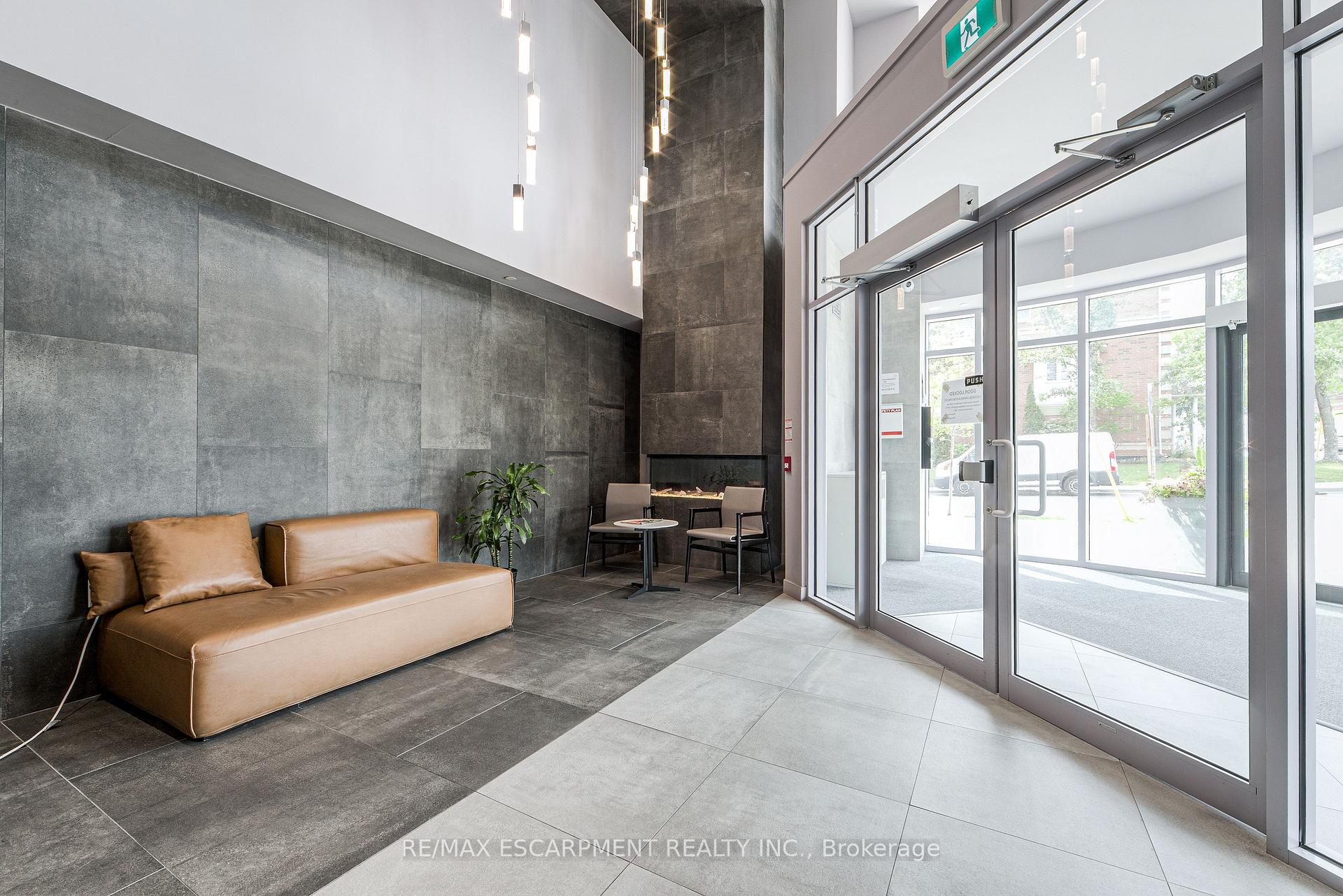Photo 3 of Unit 112, 2433 Dufferin Street, North York, Briar Hill-Belgravia — HOMEH