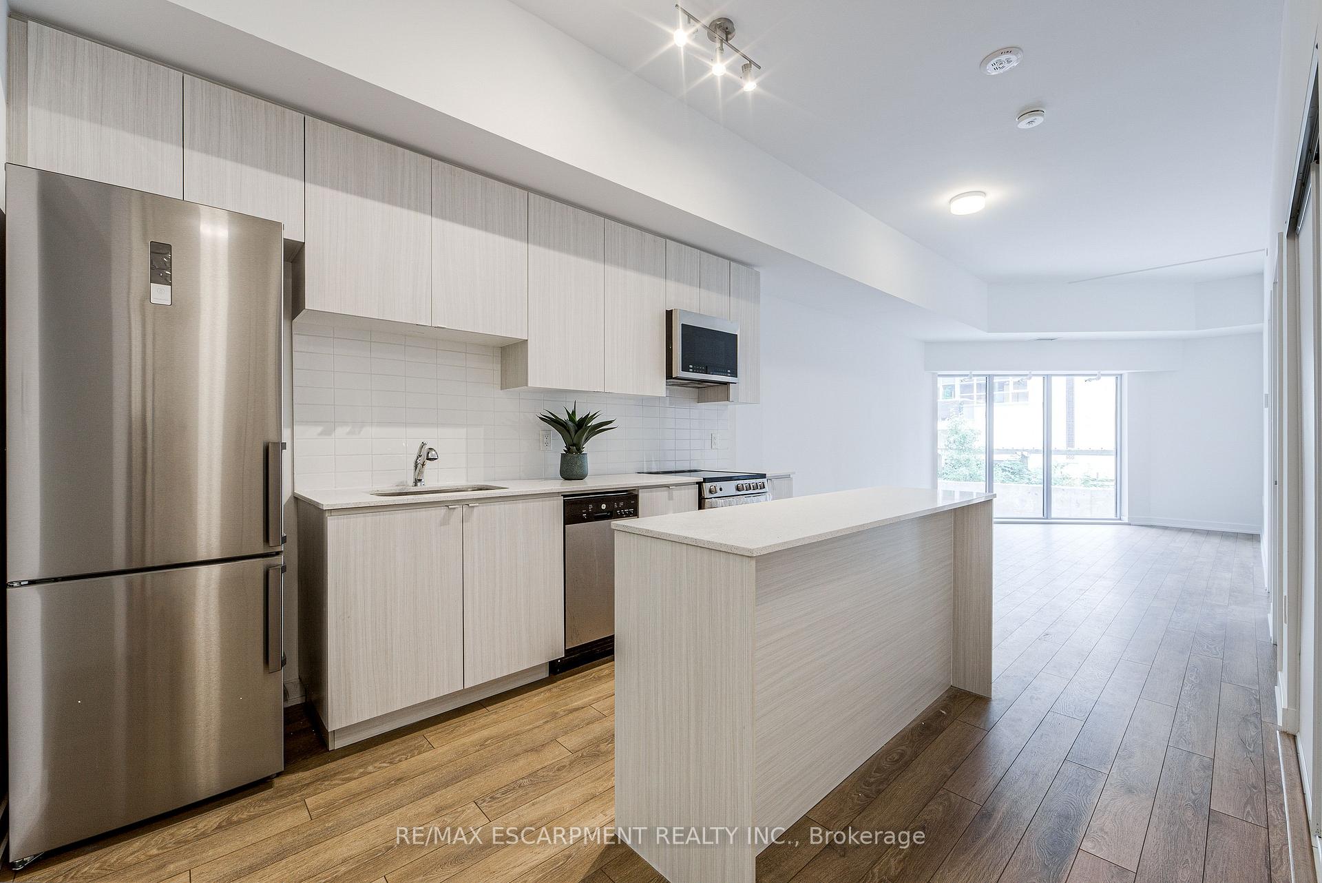 Photo 6 of Unit 112, 2433 Dufferin Street, North York, Briar Hill-Belgravia — HOMEH