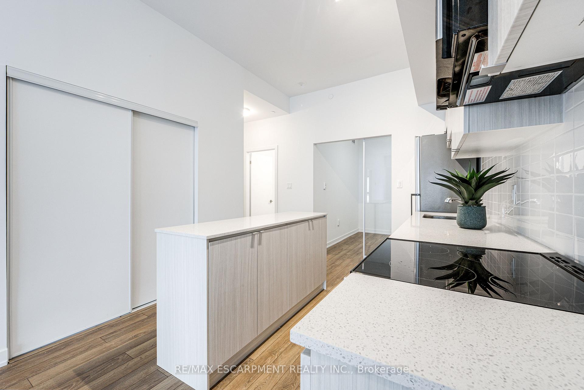 Photo 11 of Unit 112, 2433 Dufferin Street, North York, Briar Hill-Belgravia — HOMEH