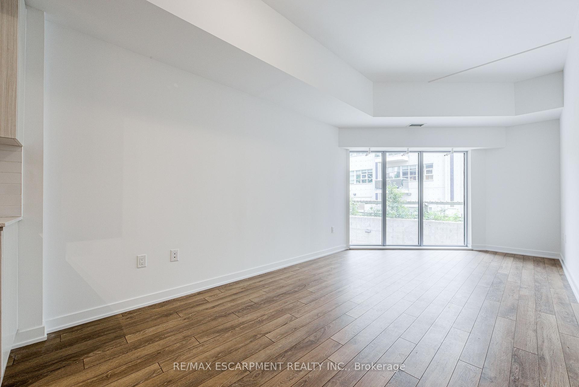 Photo 12 of Unit 112, 2433 Dufferin Street, North York, Briar Hill-Belgravia — HOMEH