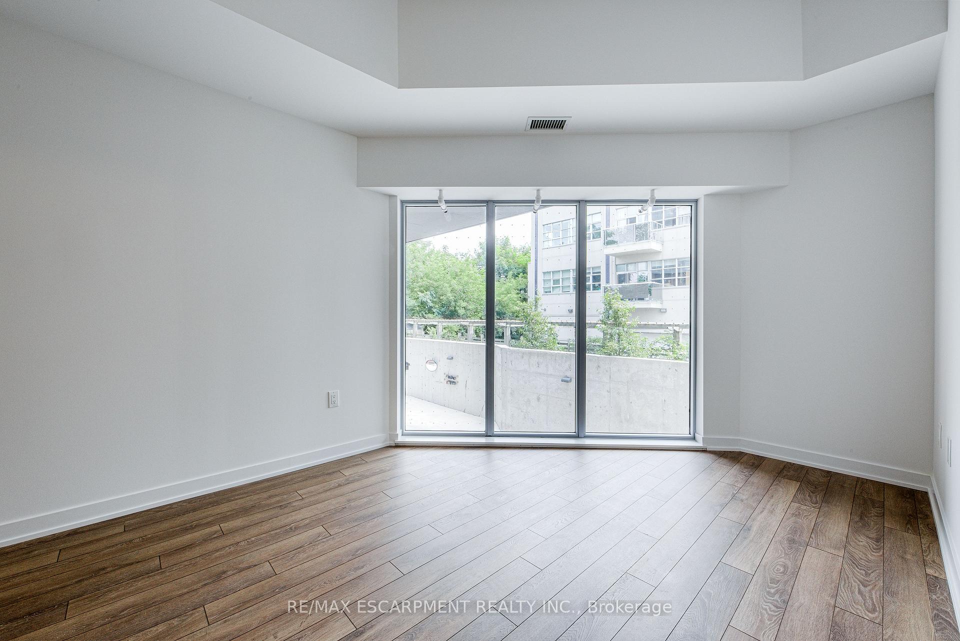 Photo 14 of Unit 112, 2433 Dufferin Street, North York, Briar Hill-Belgravia — HOMEH