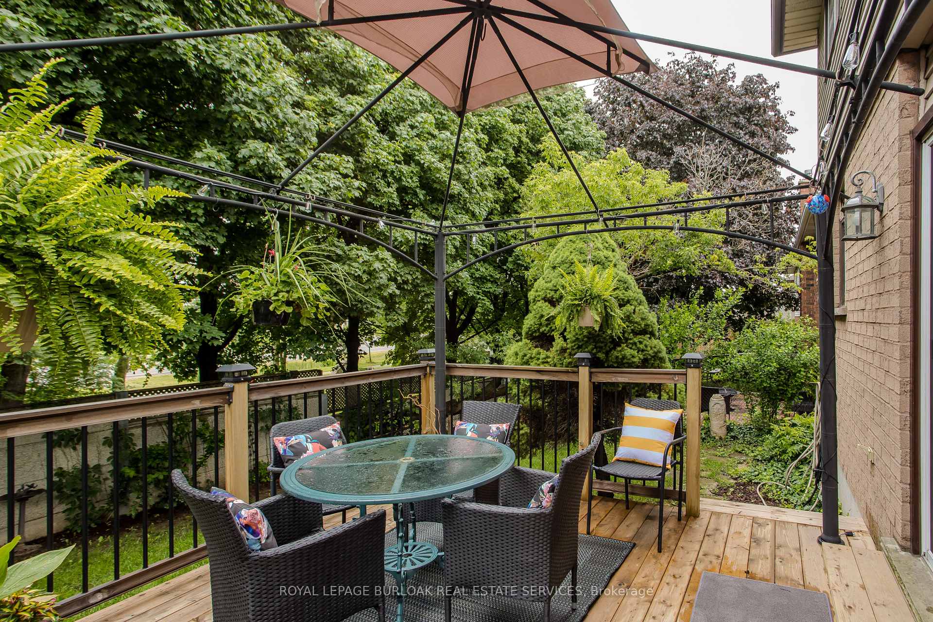 Photo 5 of 12 Branthaven Drive, Hamilton, Stoney Creek Mountain — HOMEH