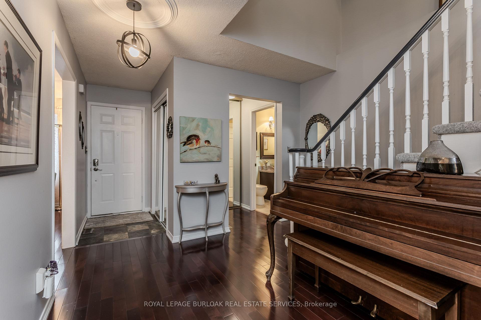 Photo 7 of 12 Branthaven Drive, Hamilton, Stoney Creek Mountain — HOMEH