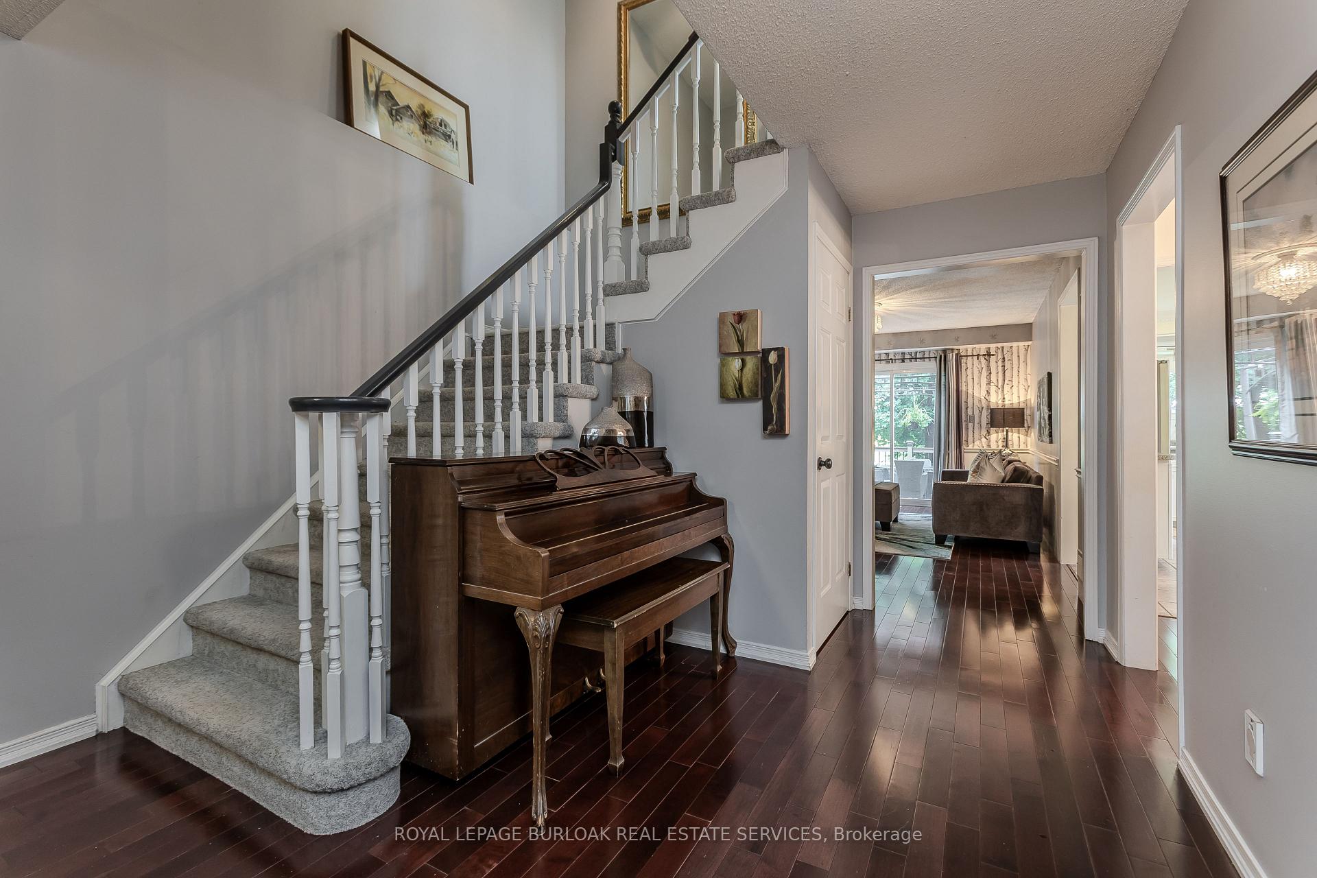 Photo 8 of 12 Branthaven Drive, Hamilton, Stoney Creek Mountain — HOMEH