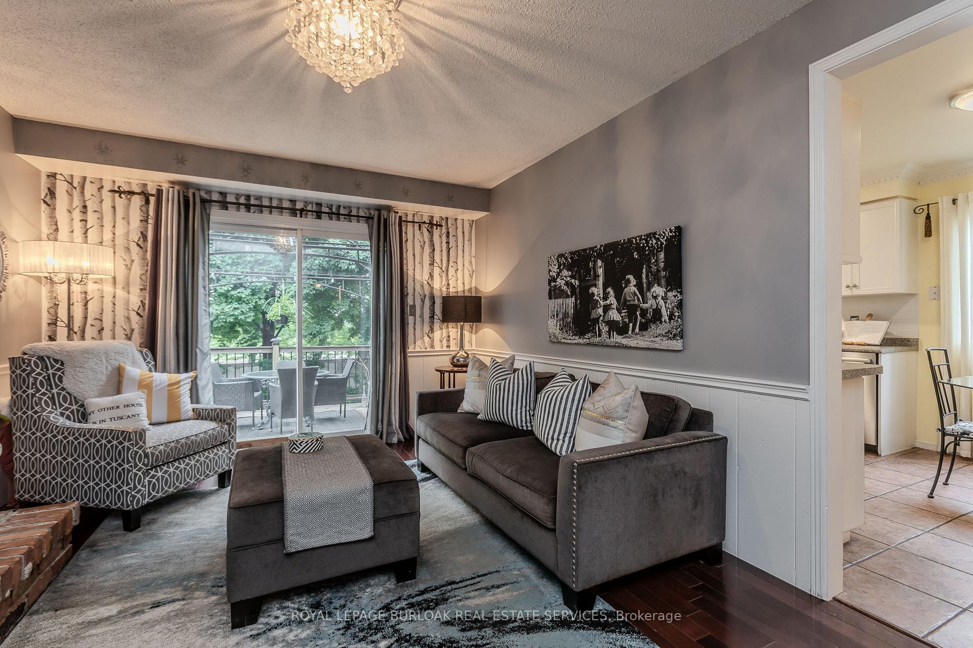 Photo 17 of 12 Branthaven Drive, Hamilton, Stoney Creek Mountain — HOMEH