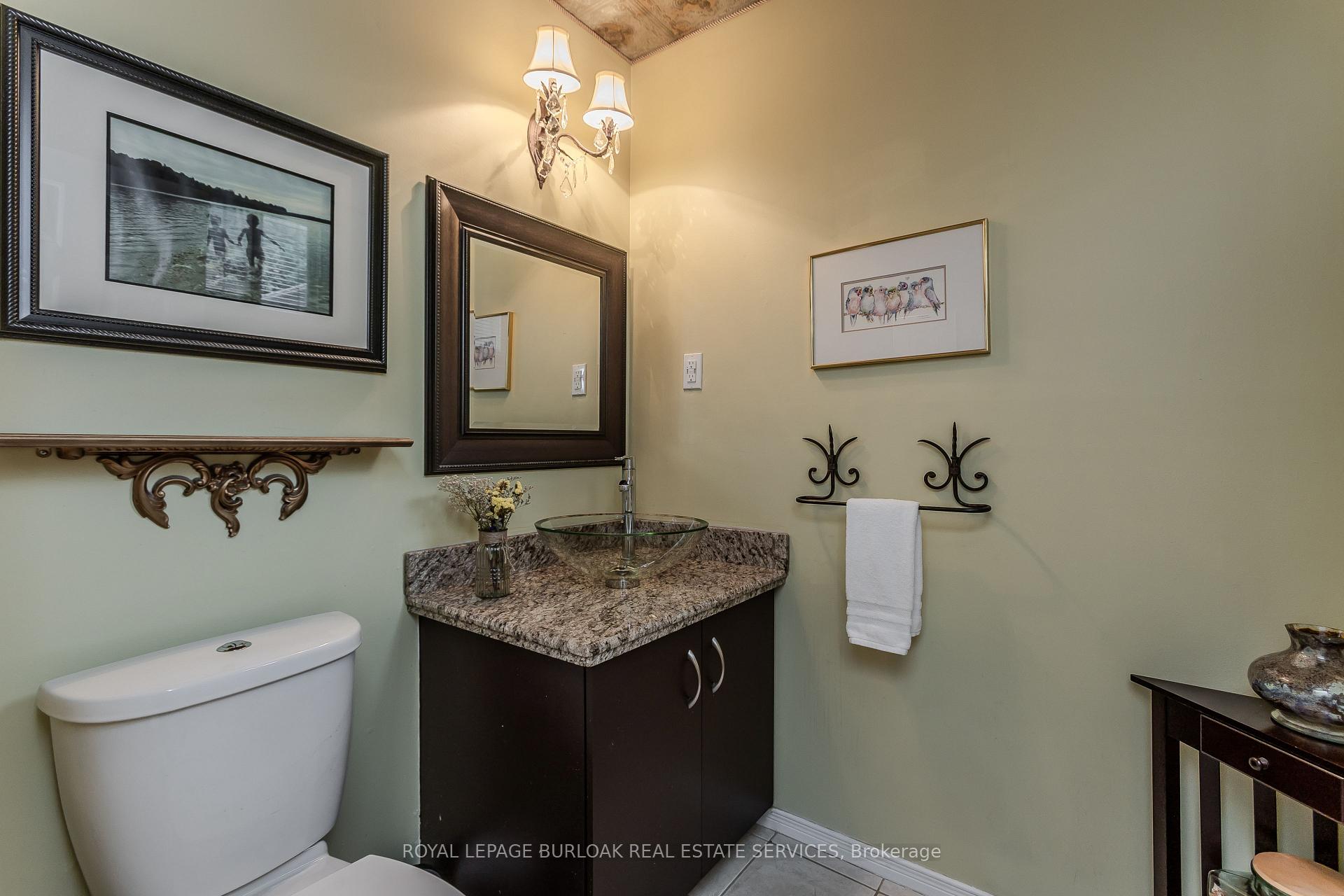 Photo 19 of 12 Branthaven Drive, Hamilton, Stoney Creek Mountain — HOMEH