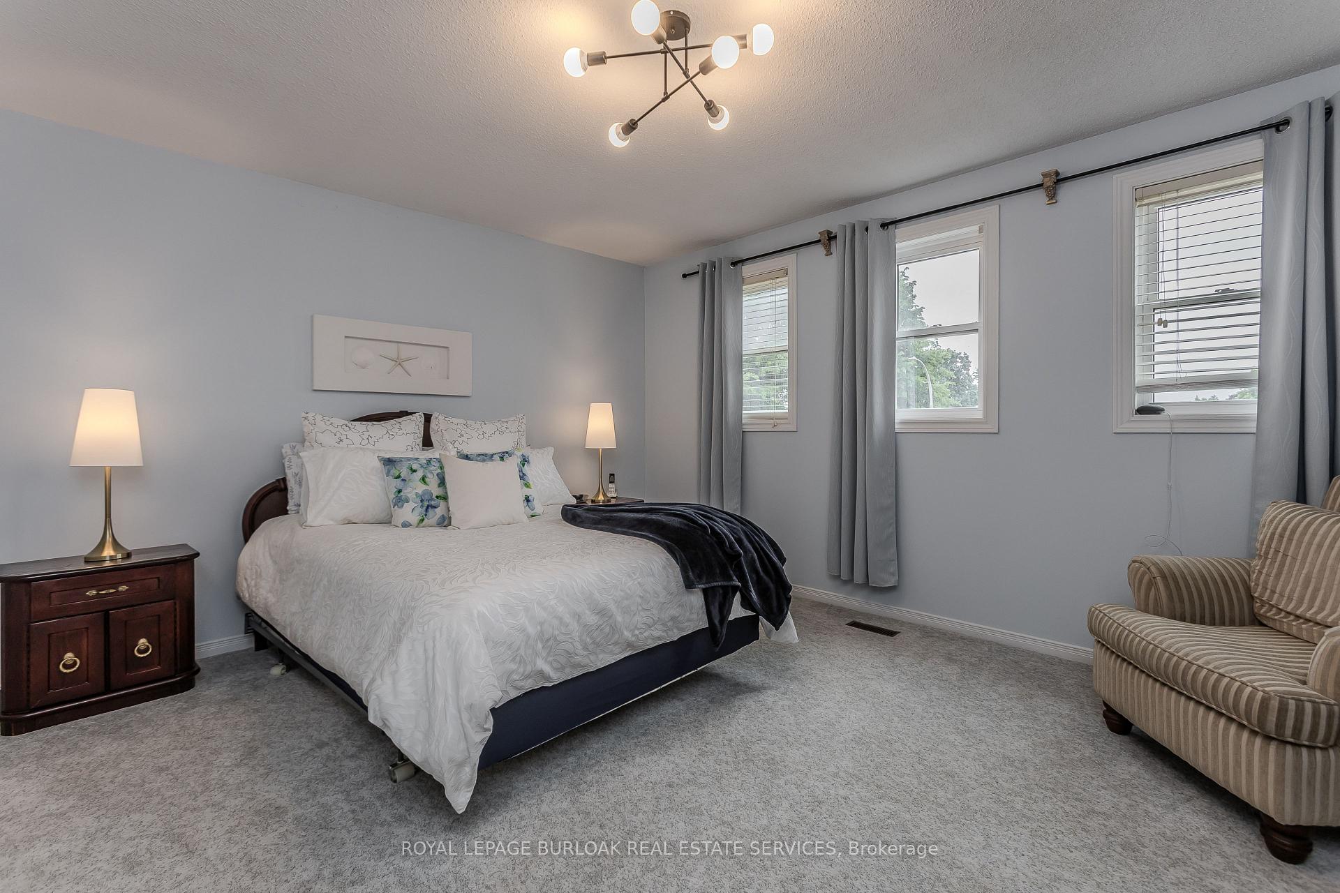 Photo 20 of 12 Branthaven Drive, Hamilton, Stoney Creek Mountain — HOMEH