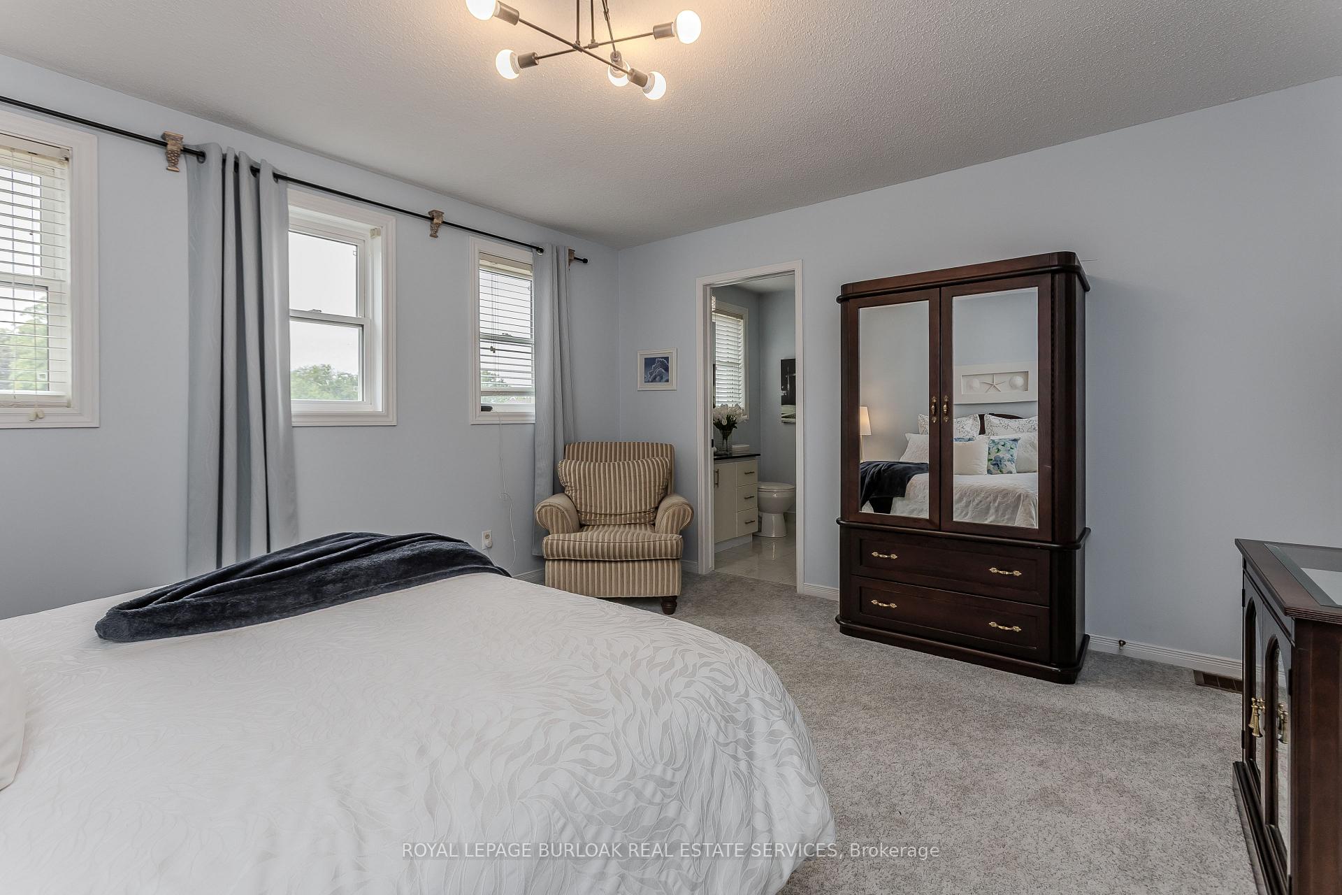 Photo 21 of 12 Branthaven Drive, Hamilton, Stoney Creek Mountain — HOMEH