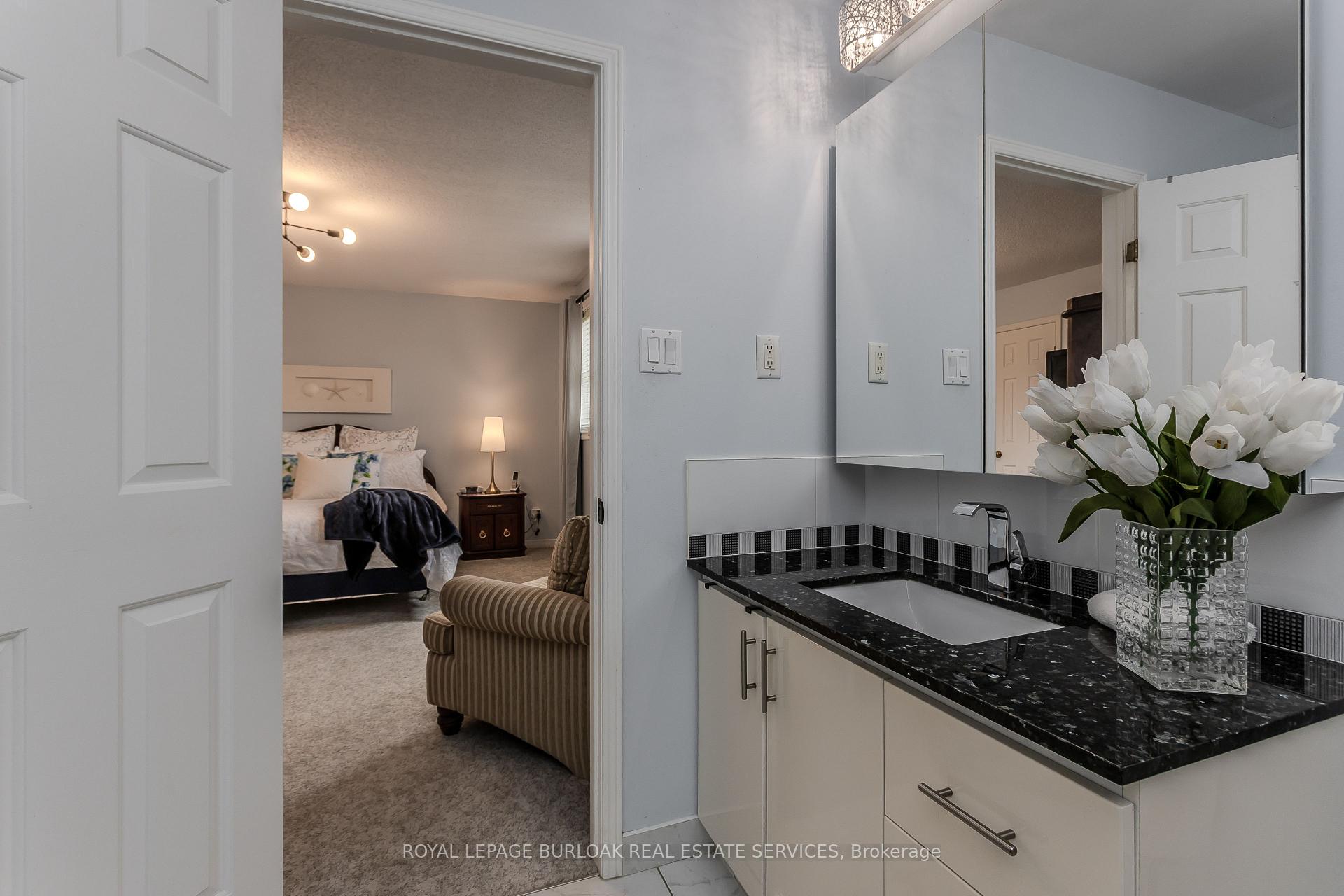 Photo 24 of 12 Branthaven Drive, Hamilton, Stoney Creek Mountain — HOMEH