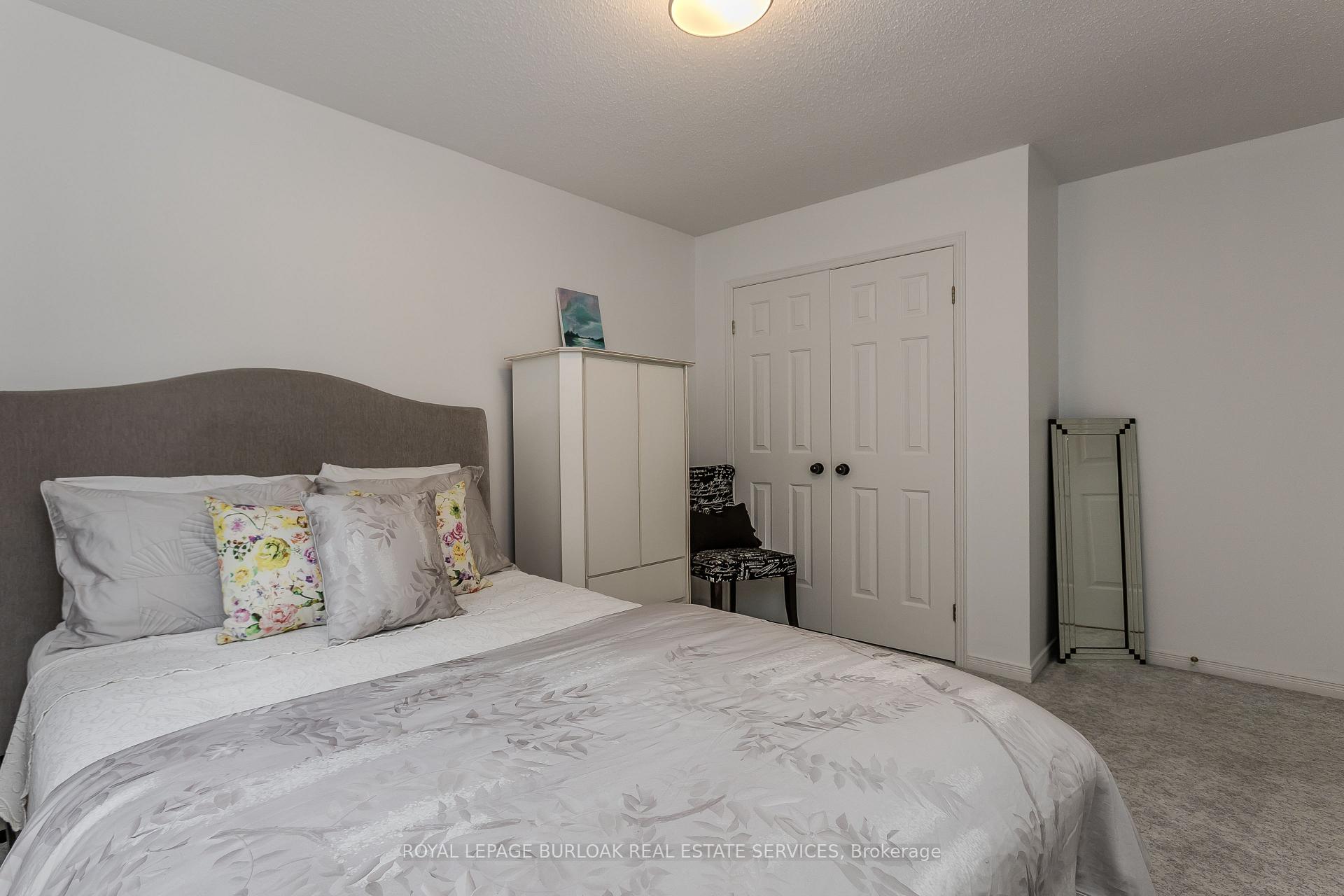 Photo 28 of 12 Branthaven Drive, Hamilton, Stoney Creek Mountain — HOMEH