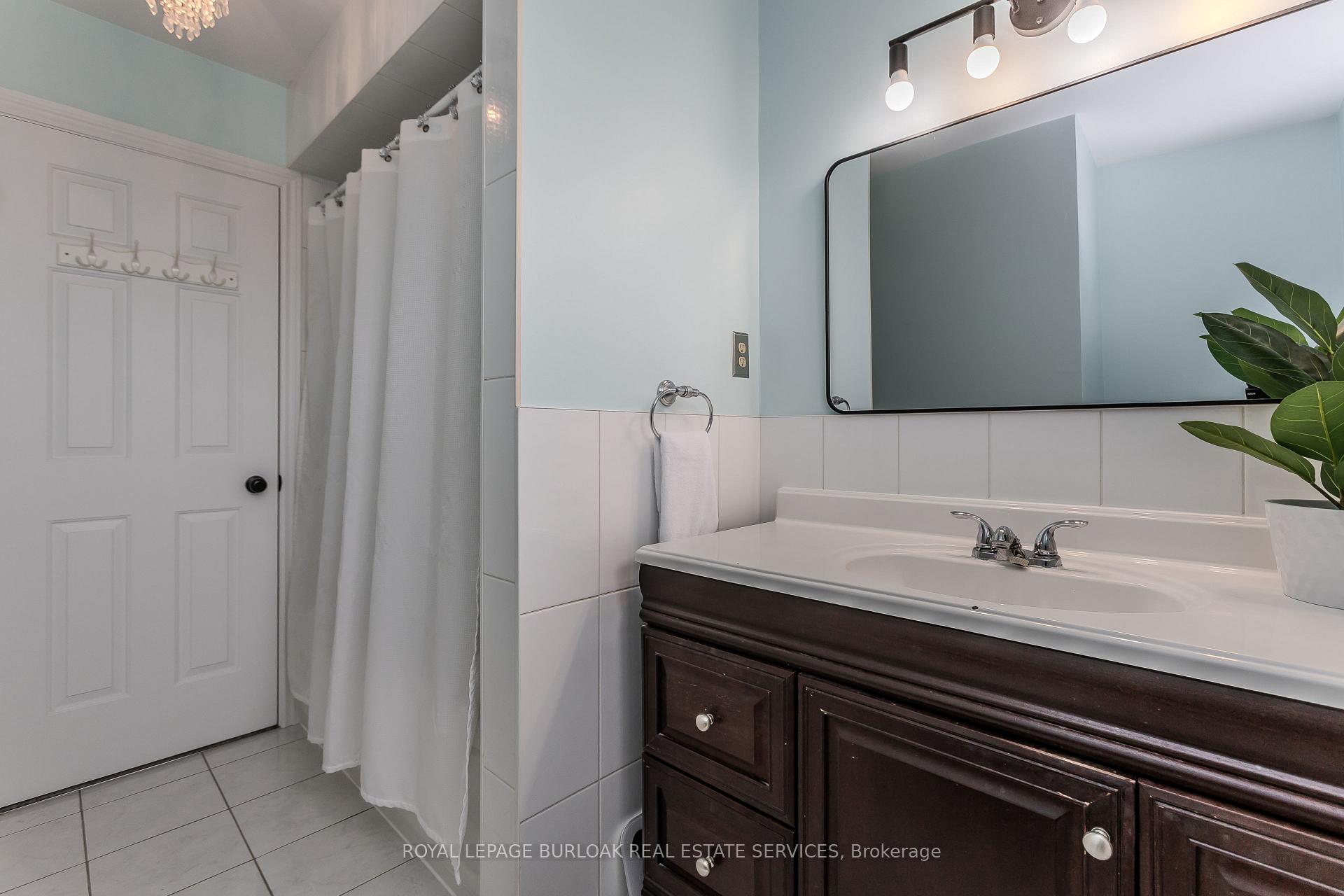 Photo 29 of 12 Branthaven Drive, Hamilton, Stoney Creek Mountain — HOMEH