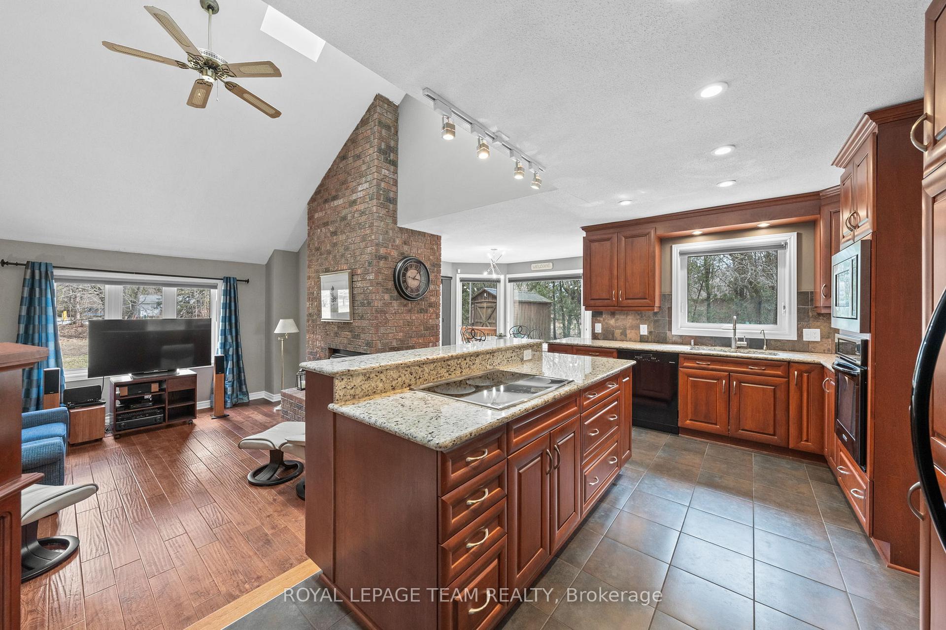 Photo 6 of 6584 Harvest Grove Drive, Ottawa, Greely — HOMEH
