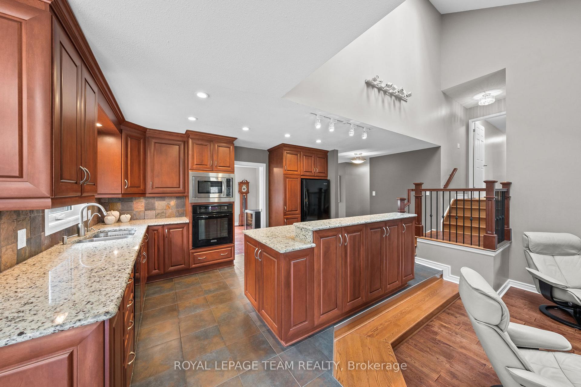 Photo 11 of 6584 Harvest Grove Drive, Ottawa, Greely — HOMEH