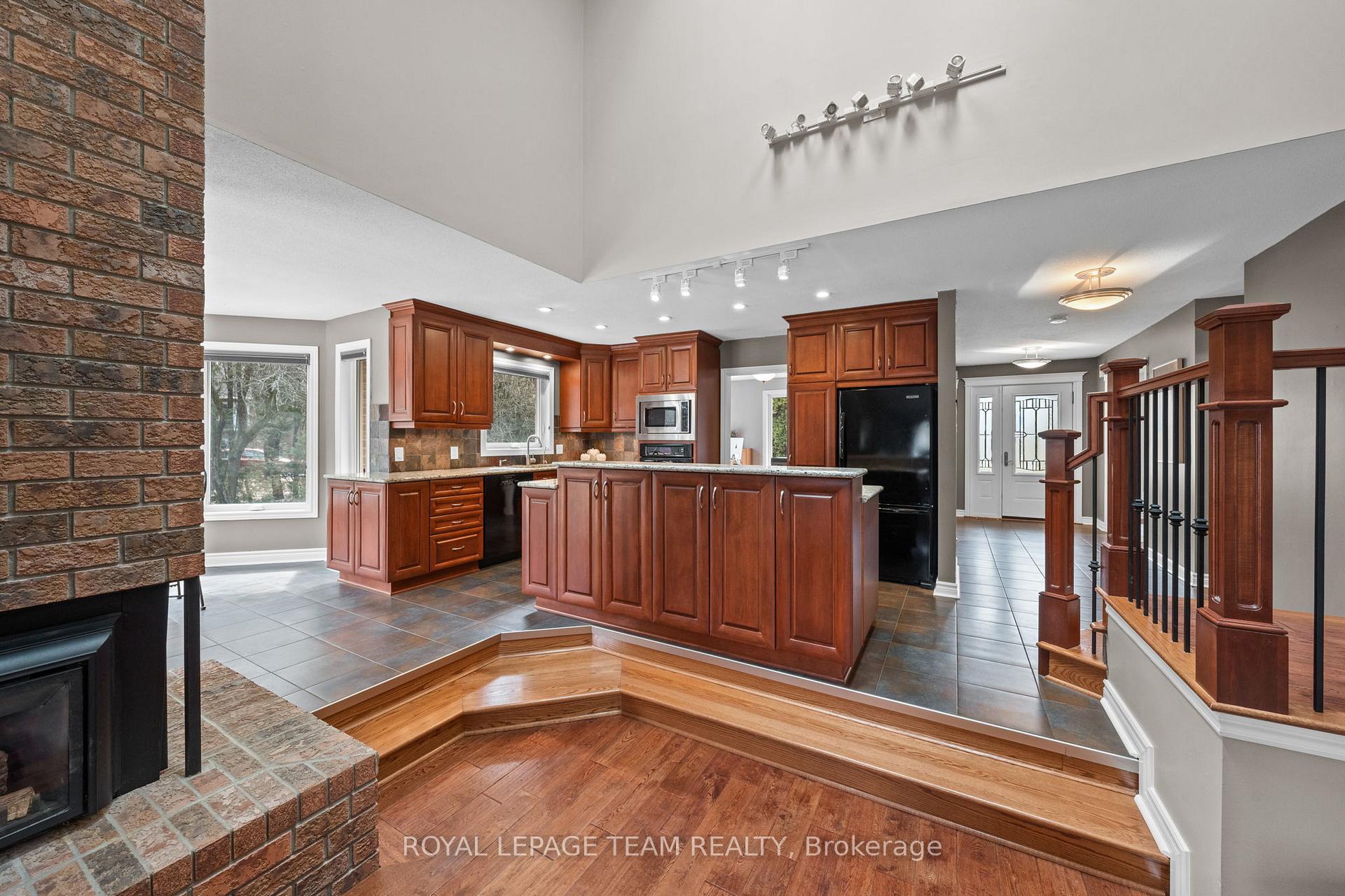 Photo 13 of 6584 Harvest Grove Drive, Ottawa, Greely — HOMEH