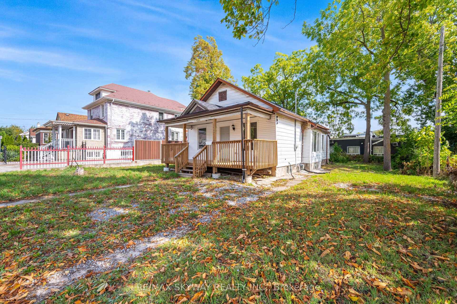 Photo 2 of 4754 First Avenue, Niagara Falls, Cherrywood — HOMEH