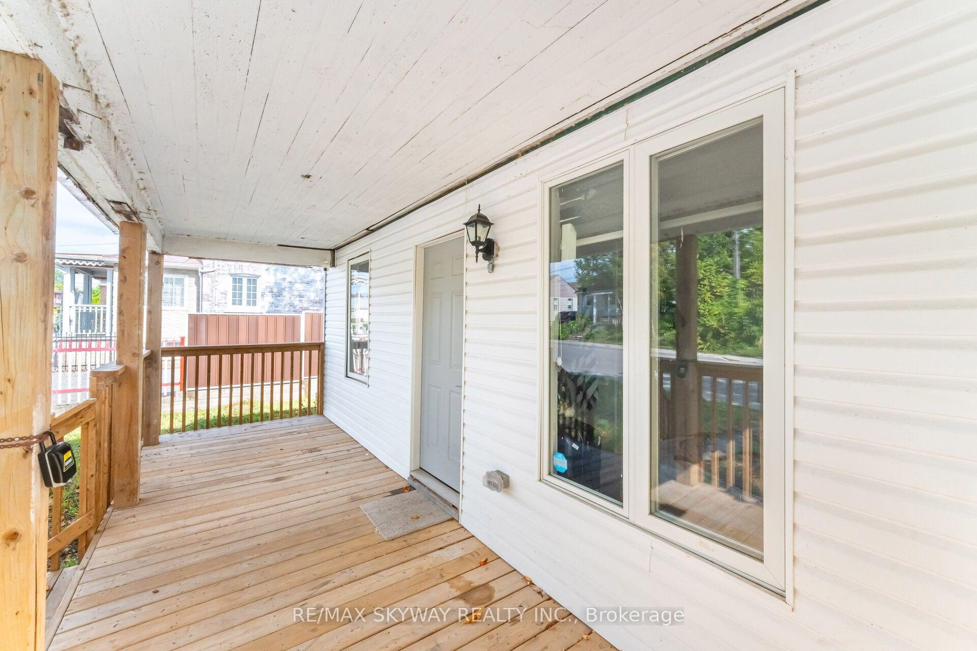 Photo 9 of 4754 First Avenue, Niagara Falls, Cherrywood — HOMEH