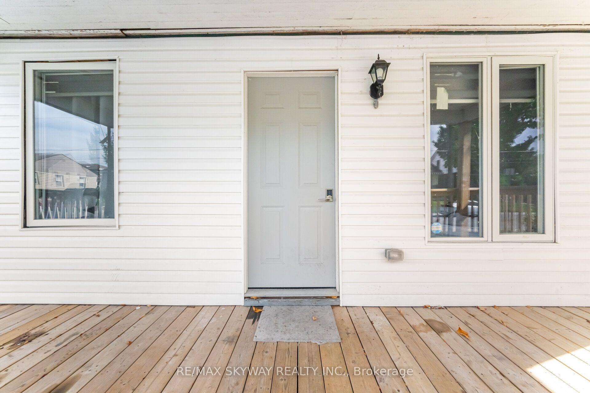 Photo 10 of 4754 First Avenue, Niagara Falls, Cherrywood — HOMEH