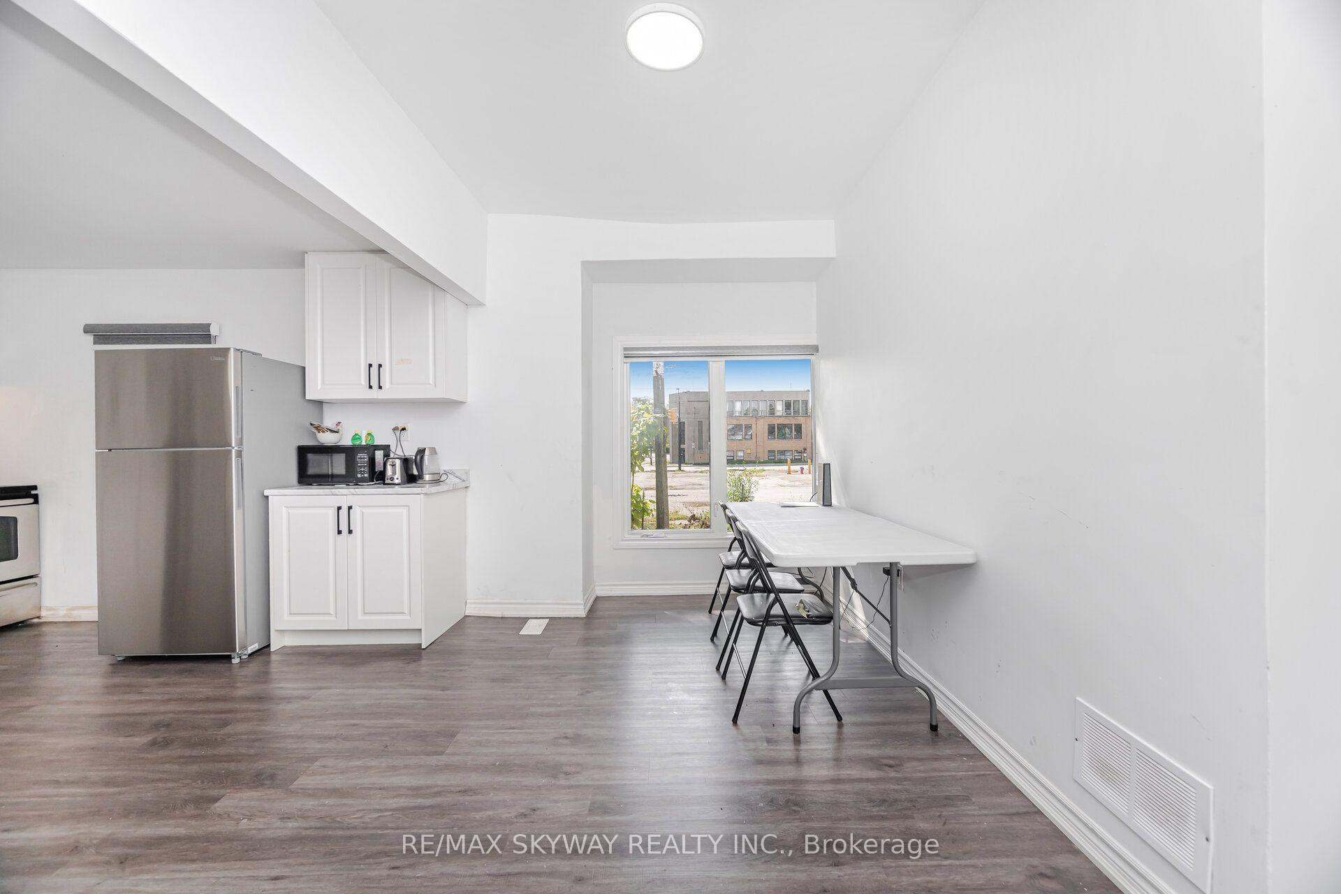 Photo 14 of 4754 First Avenue, Niagara Falls, Cherrywood — HOMEH