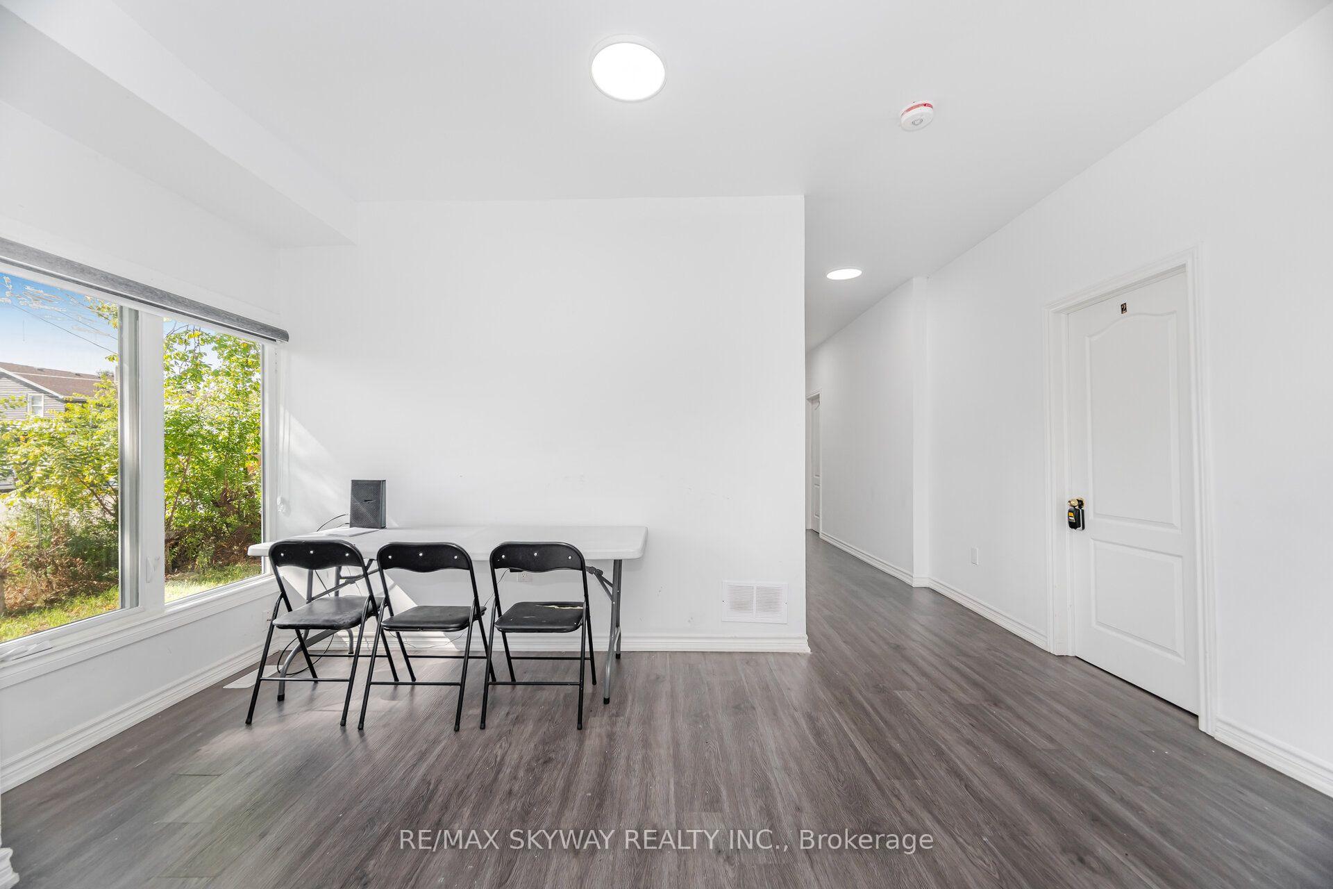 Photo 15 of 4754 First Avenue, Niagara Falls, Cherrywood — HOMEH