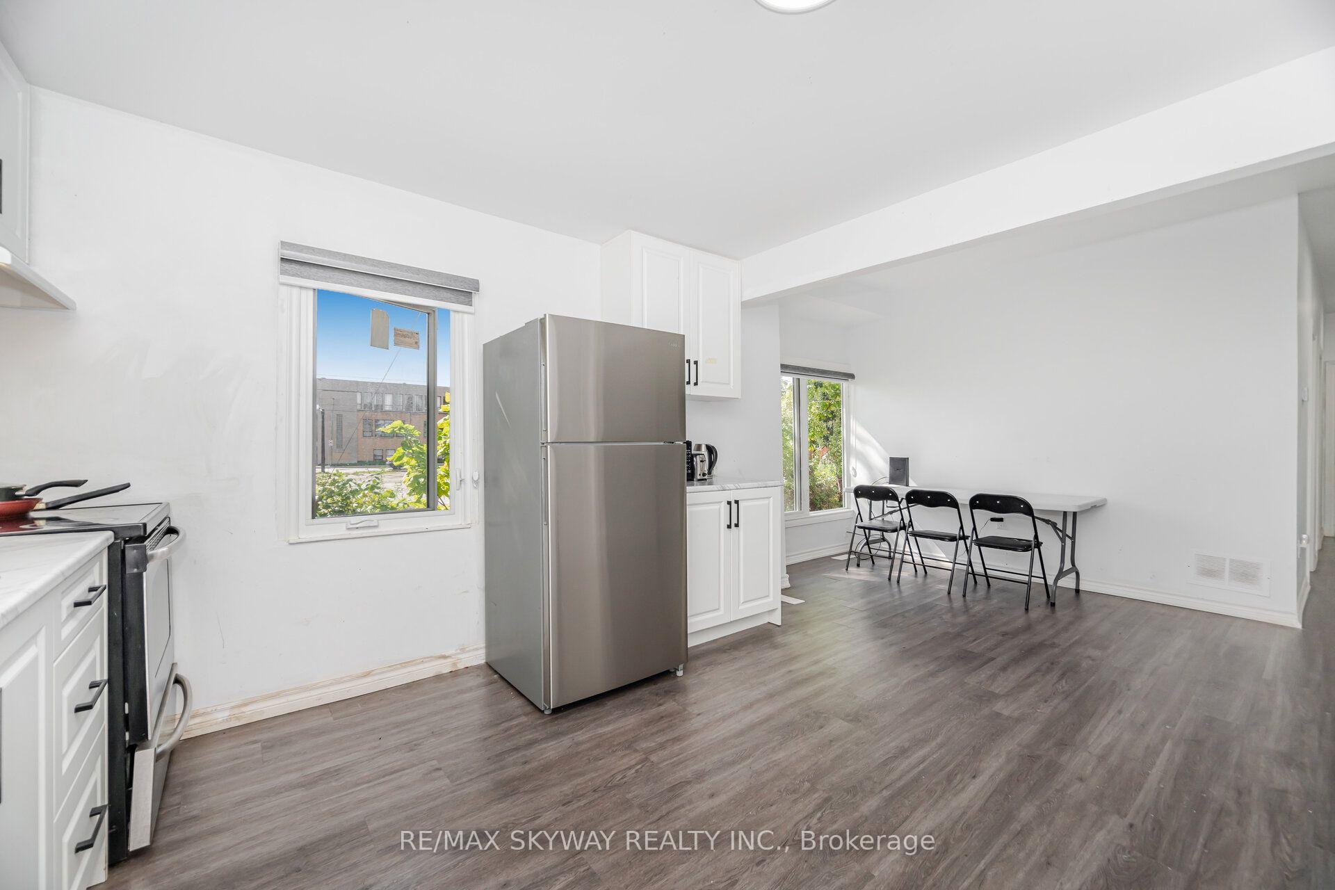 Photo 18 of 4754 First Avenue, Niagara Falls, Cherrywood — HOMEH