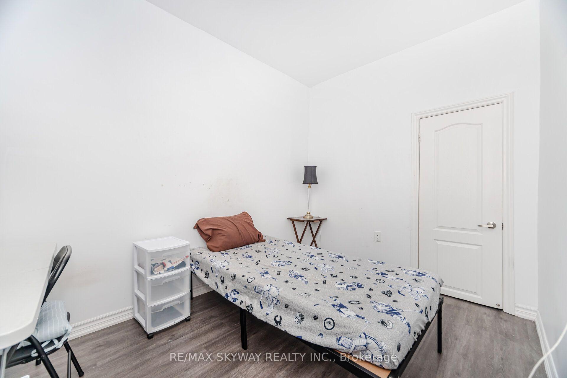 Photo 24 of 4754 First Avenue, Niagara Falls, Cherrywood — HOMEH