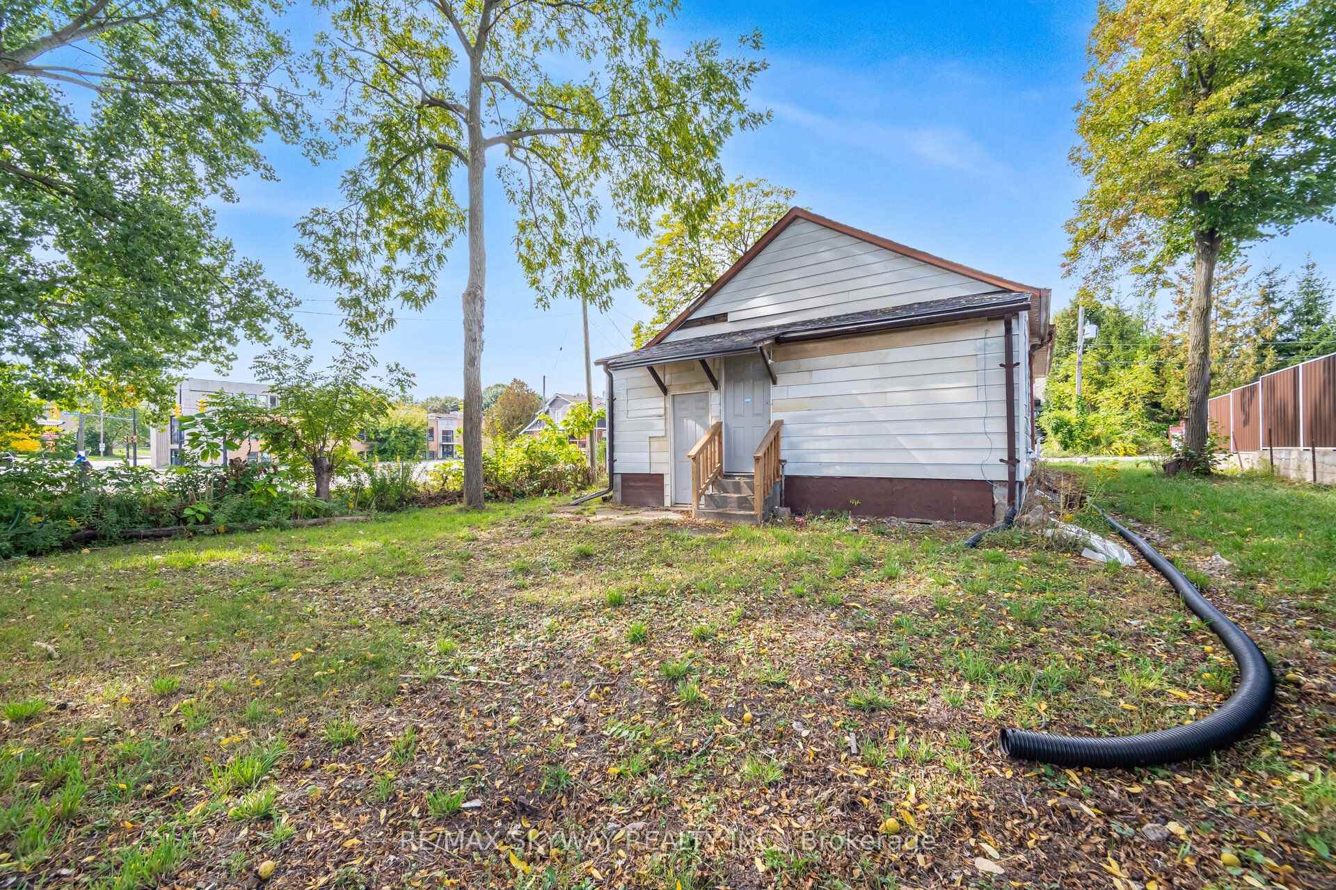 Photo 37 of 4754 First Avenue, Niagara Falls, Cherrywood — HOMEH