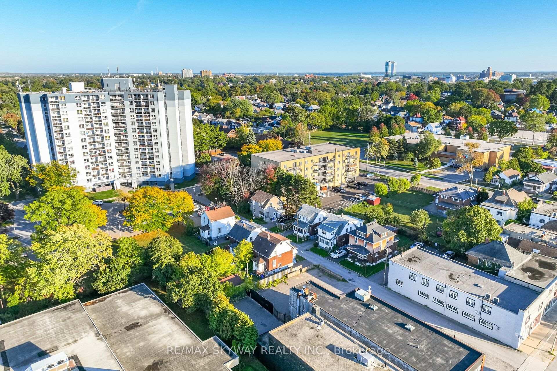 Photo 39 of 4754 First Avenue, Niagara Falls, Cherrywood — HOMEH