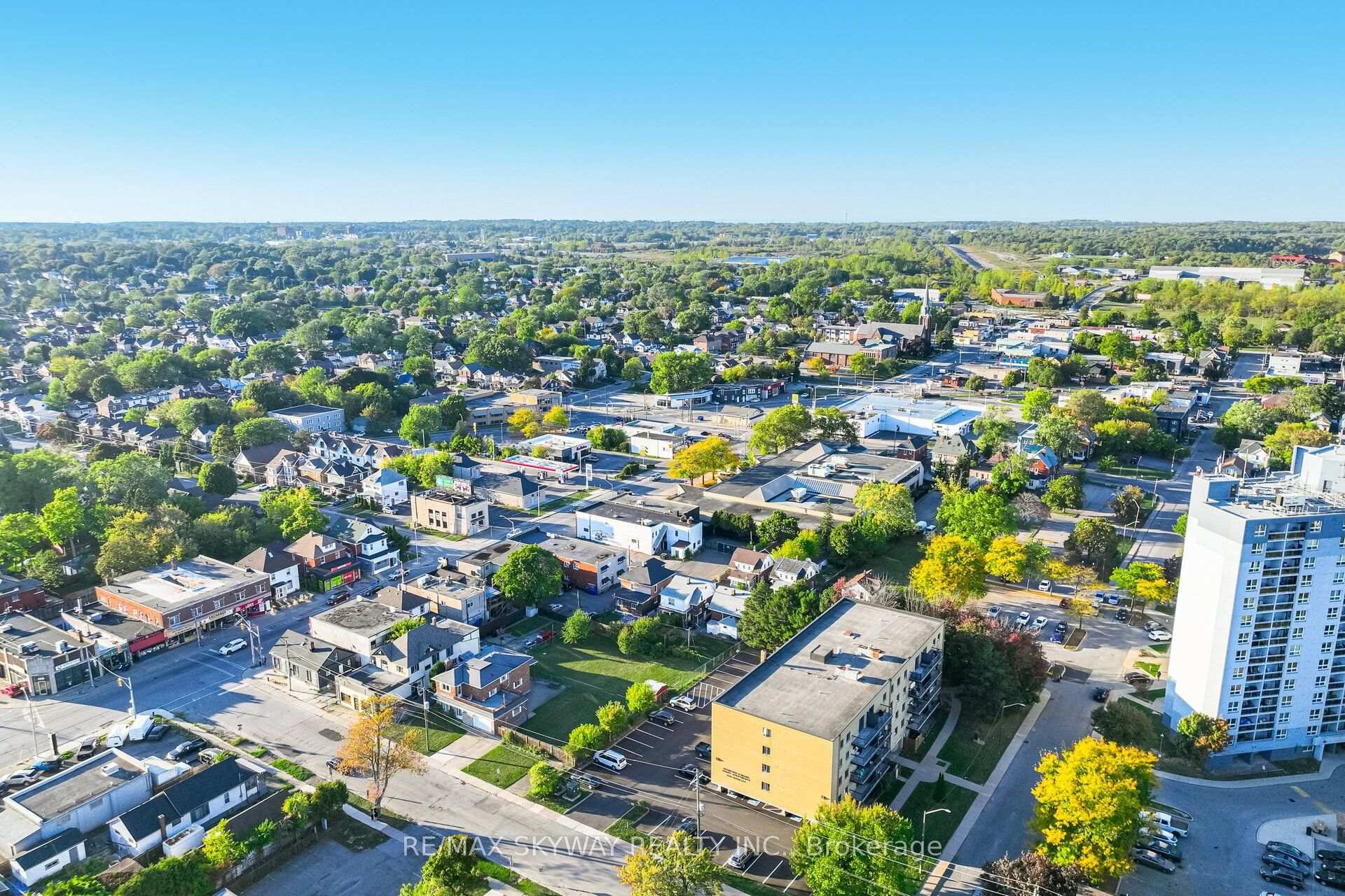 Photo 46 of 4754 First Avenue, Niagara Falls, Cherrywood — HOMEH