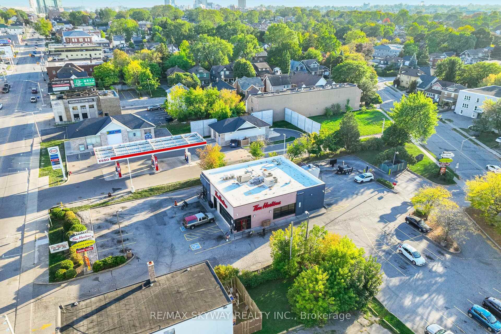 Photo 47 of 4754 First Avenue, Niagara Falls, Cherrywood — HOMEH