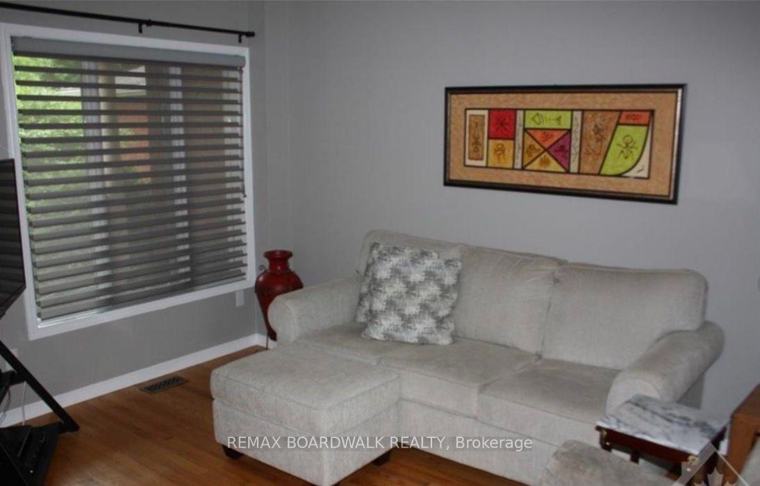 Photo 15 of 509 Lawler Crescent, Ottawa, Chatelaine Village — HOMEH