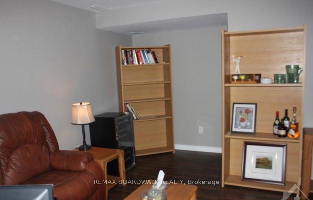 Photo 32 of 509 Lawler Crescent, Ottawa, Chatelaine Village — HOMEH