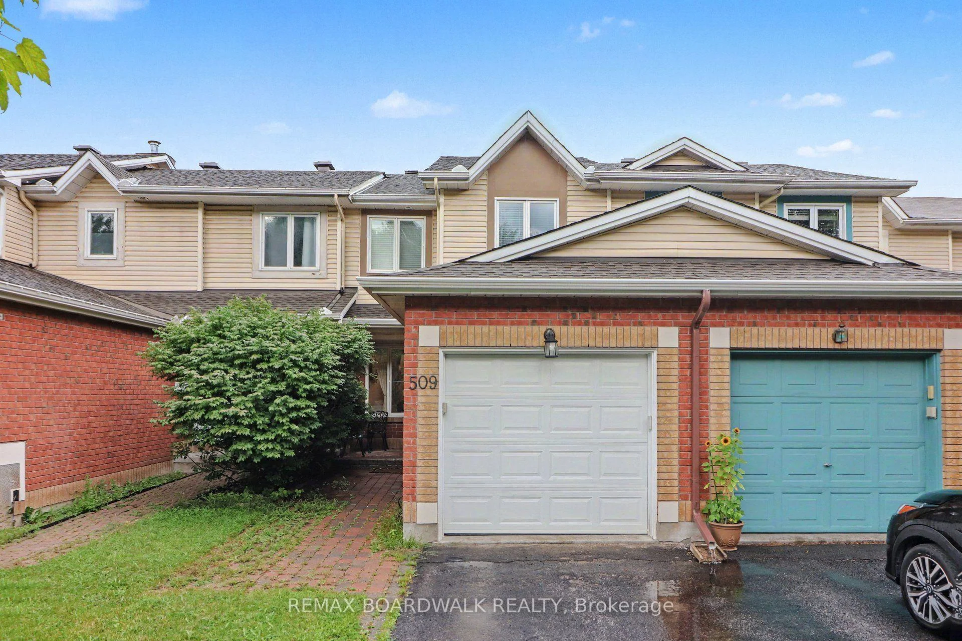 Photo 1 of 509 Lawler Crescent, Ottawa, Chatelaine Village — HOMEH