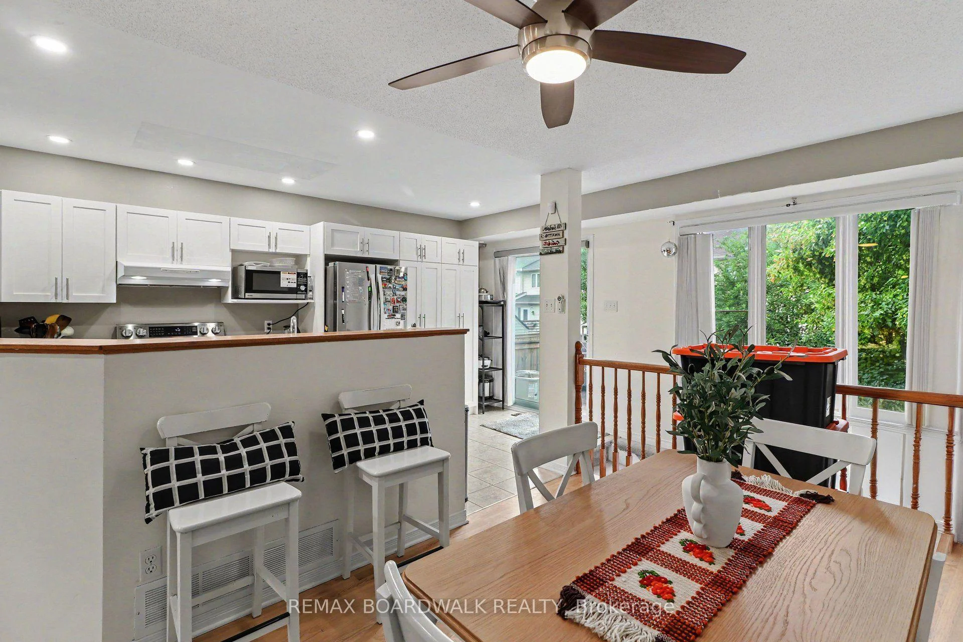 Photo 6 of 509 Lawler Crescent, Ottawa, Chatelaine Village — HOMEH