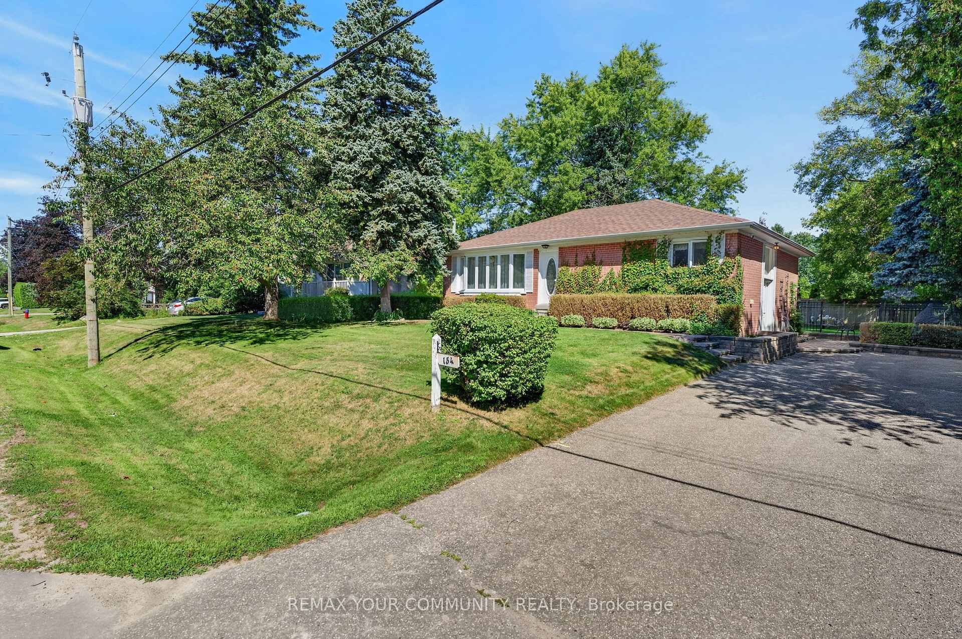 Photo 2 of 154 Hollingsworth Drive, King, King City — HOMEH