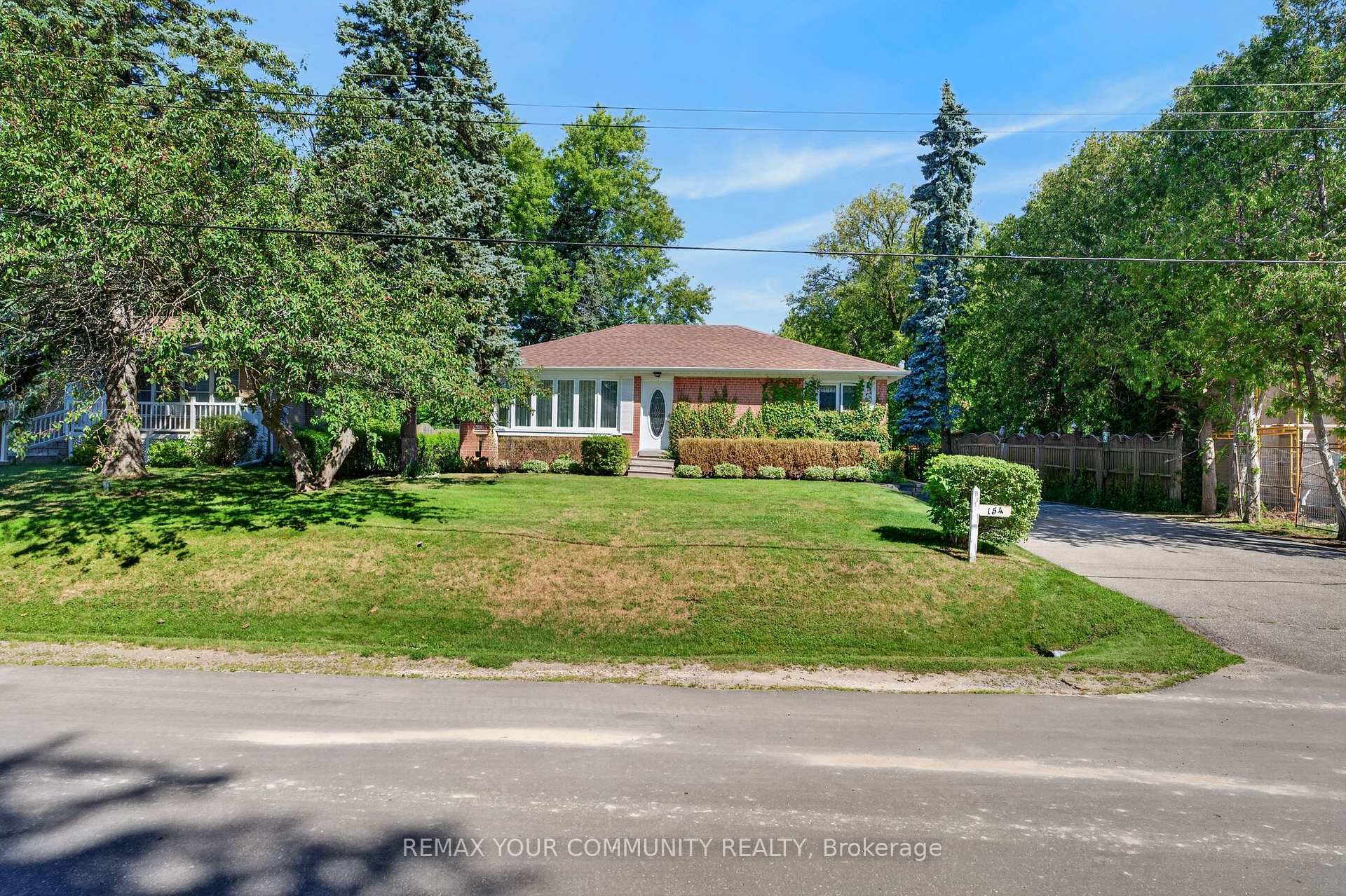 Photo 3 of 154 Hollingsworth Drive, King, King City — HOMEH
