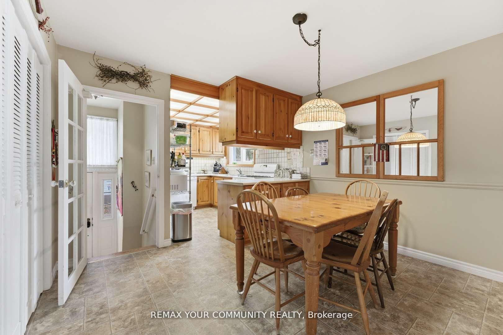 Photo 6 of 154 Hollingsworth Drive, King, King City — HOMEH