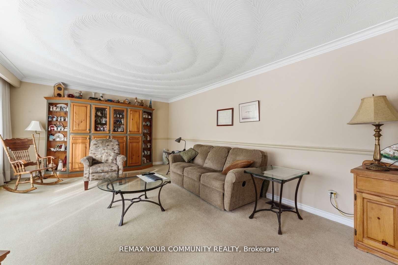 Photo 12 of 154 Hollingsworth Drive, King, King City — HOMEH